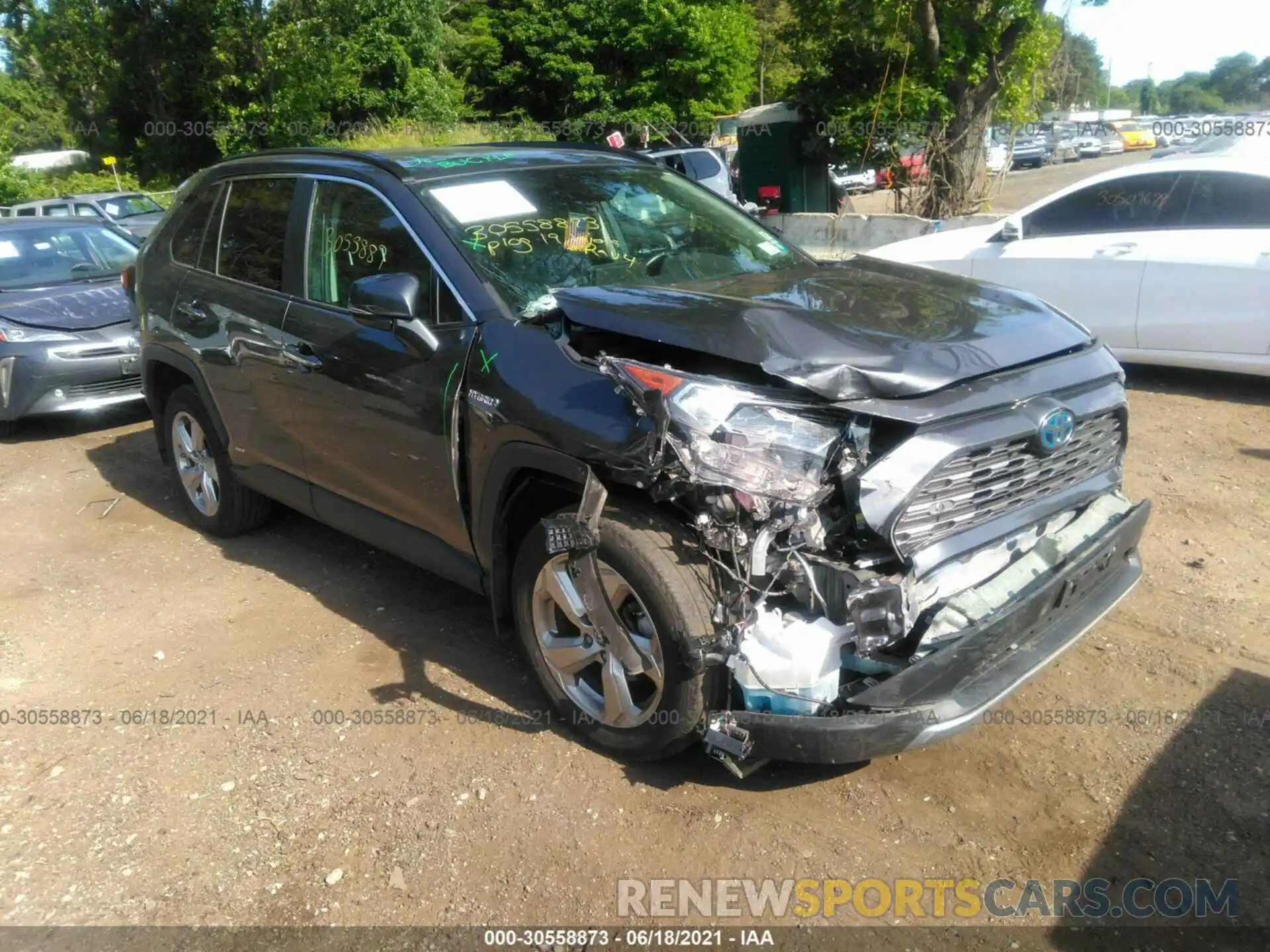 1 Photograph of a damaged car 2T3DWRFV6KW024129 TOYOTA RAV4 2019