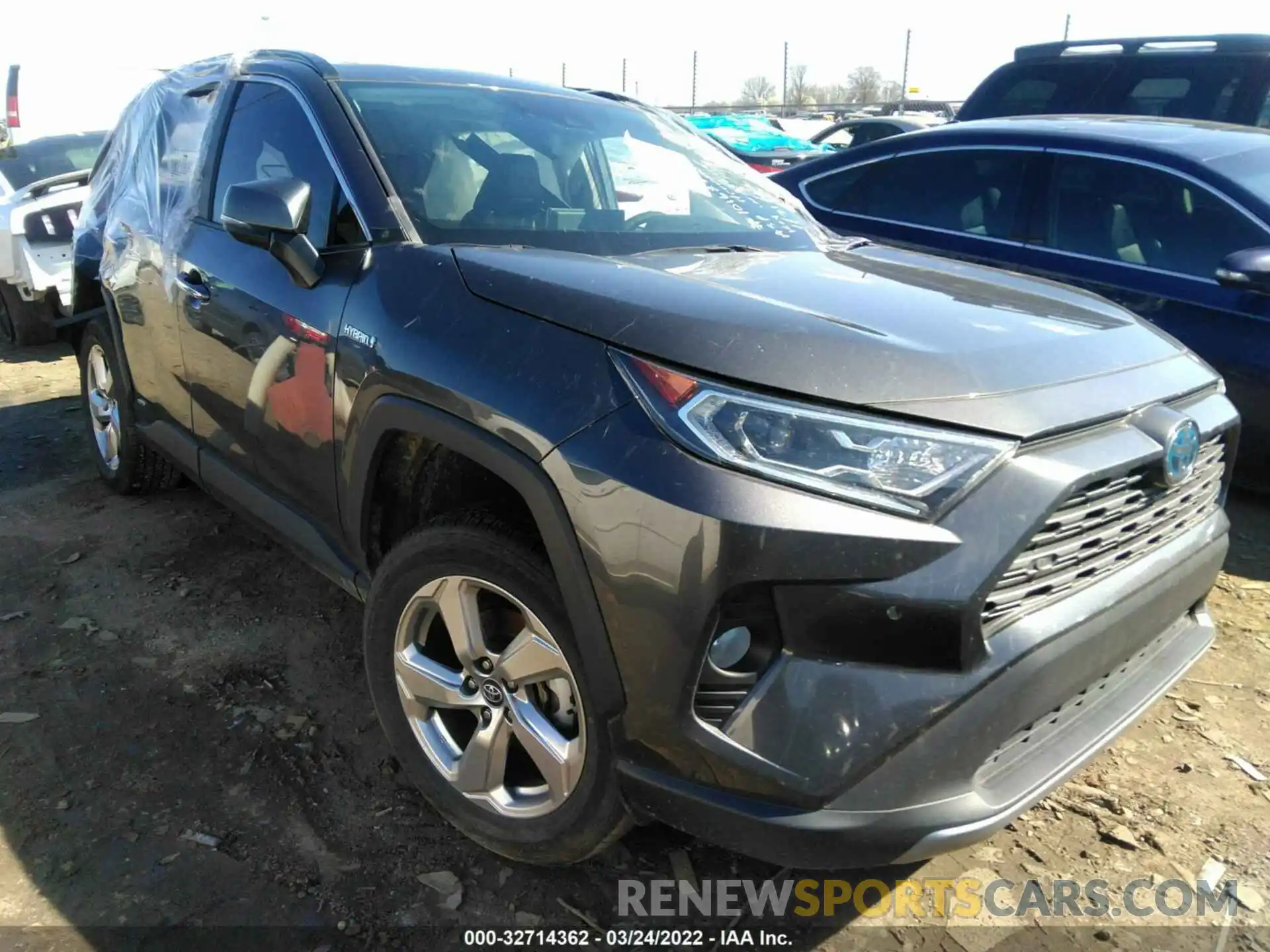 1 Photograph of a damaged car 2T3DWRFV6KW024485 TOYOTA RAV4 2019