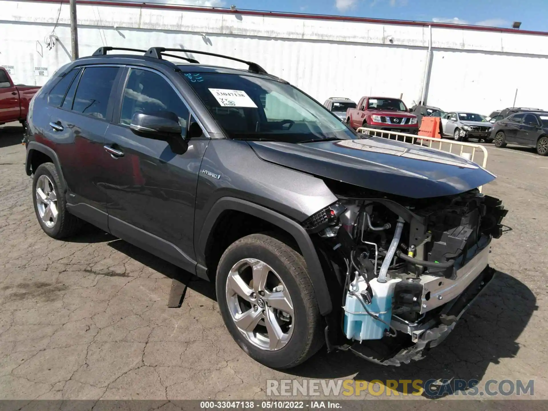 1 Photograph of a damaged car 2T3DWRFV9KW002013 TOYOTA RAV4 2019