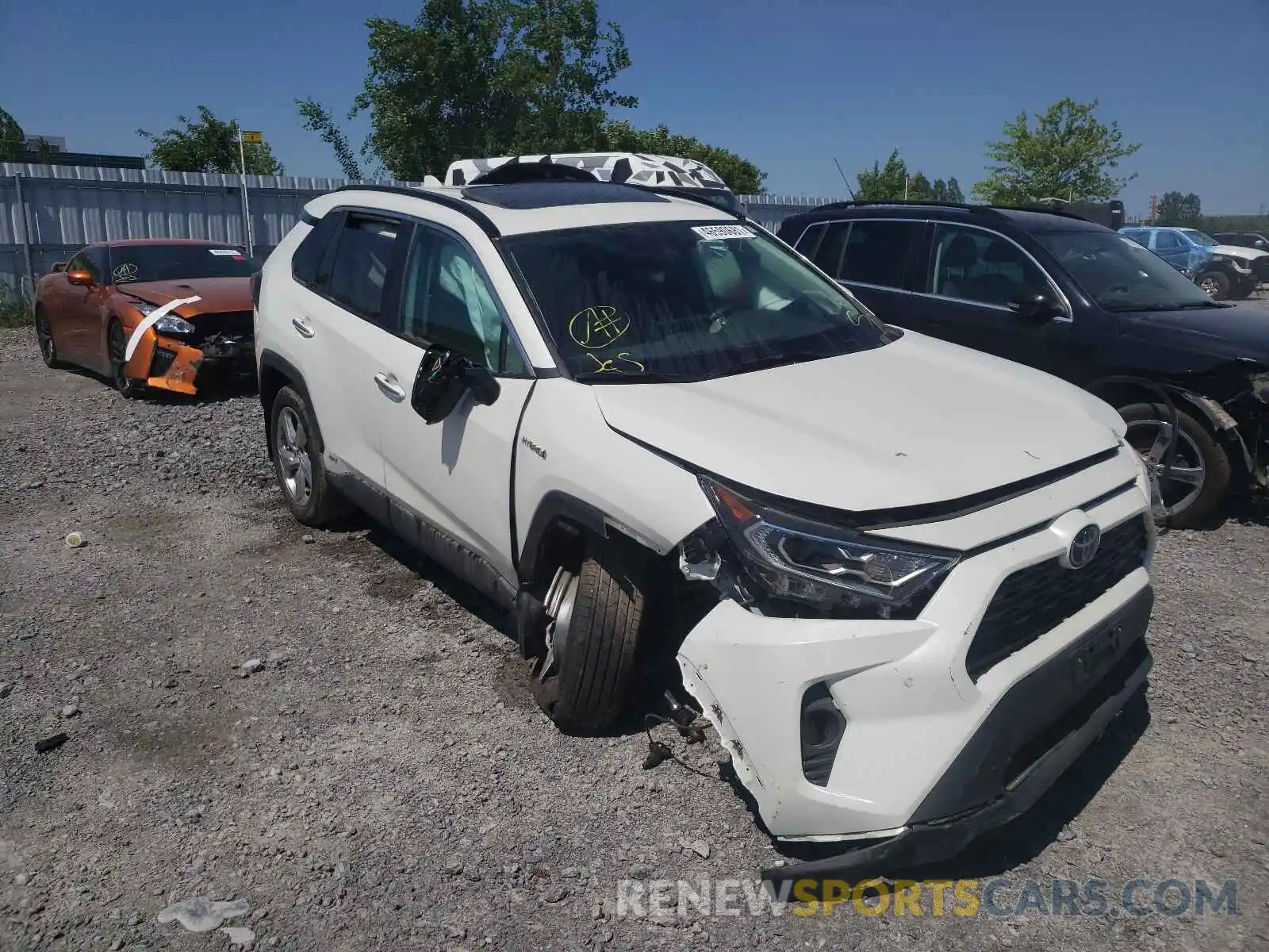 1 Photograph of a damaged car 2T3DWRFV9KW015411 TOYOTA RAV4 2019