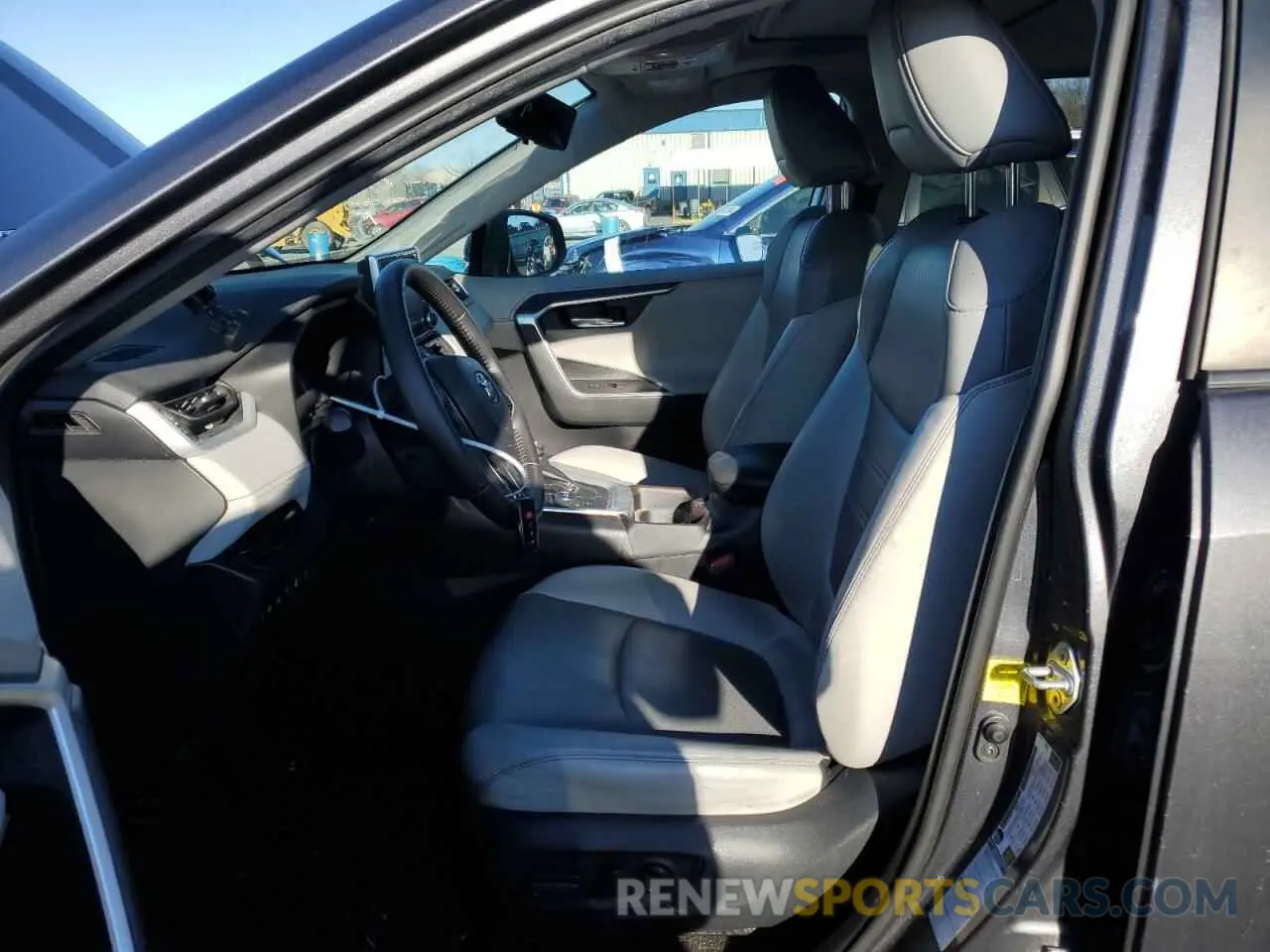 7 Photograph of a damaged car 2T3DWRFV9KW021449 TOYOTA RAV4 2019