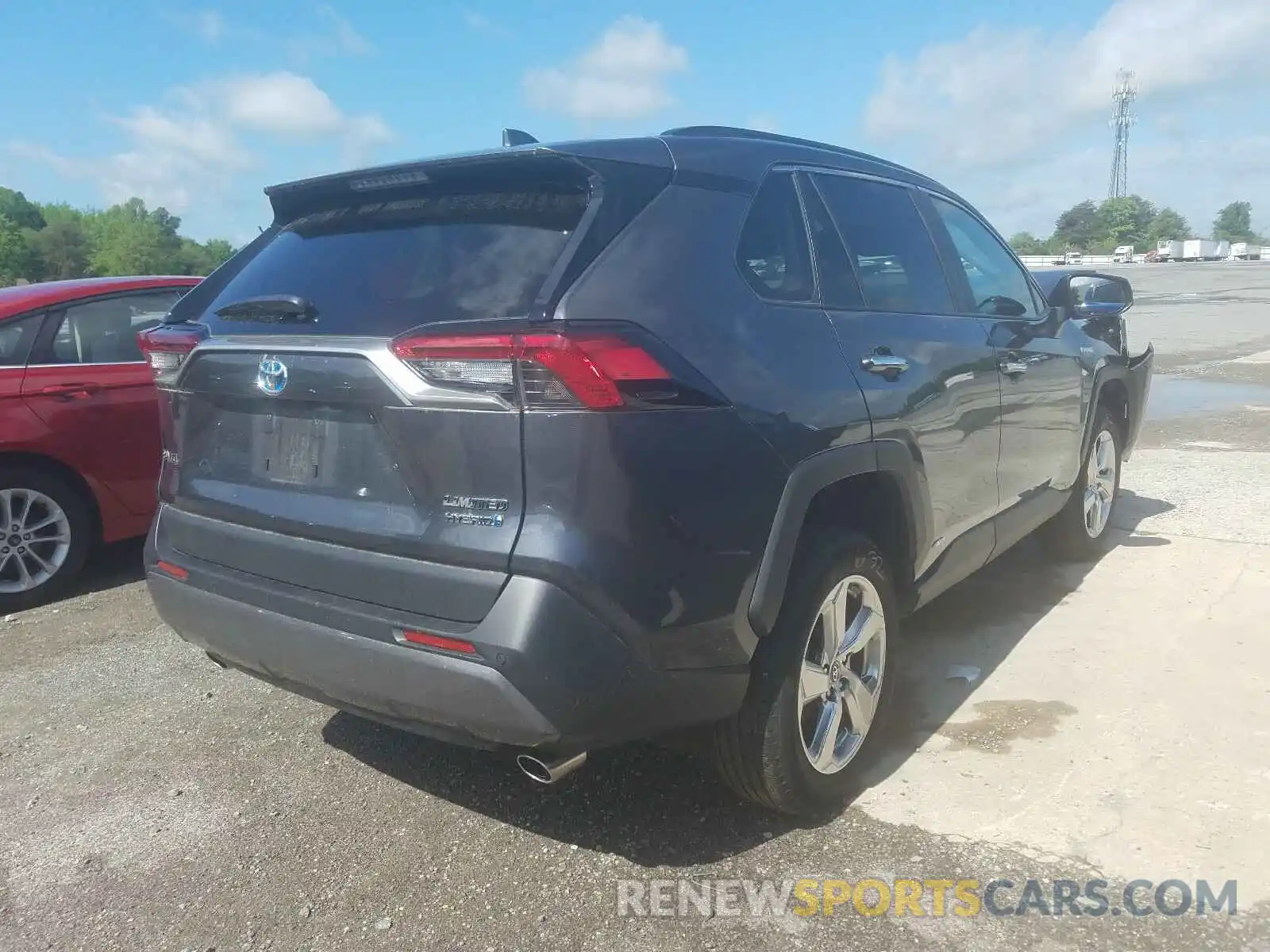 4 Photograph of a damaged car 2T3DWRFV9KW022245 TOYOTA RAV4 2019