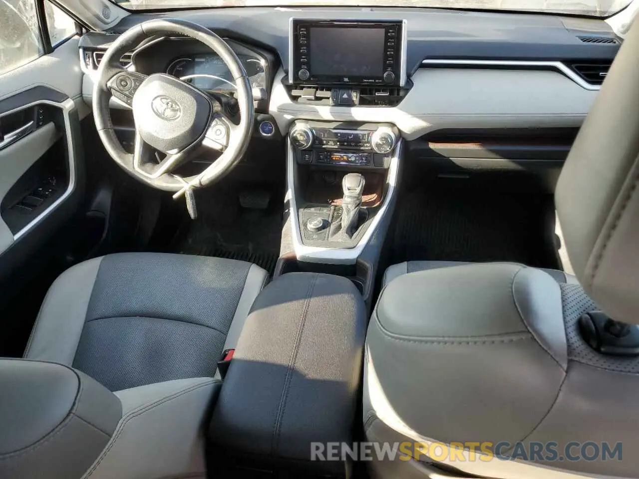 8 Photograph of a damaged car 2T3DWRFV9KW031866 TOYOTA RAV4 2019