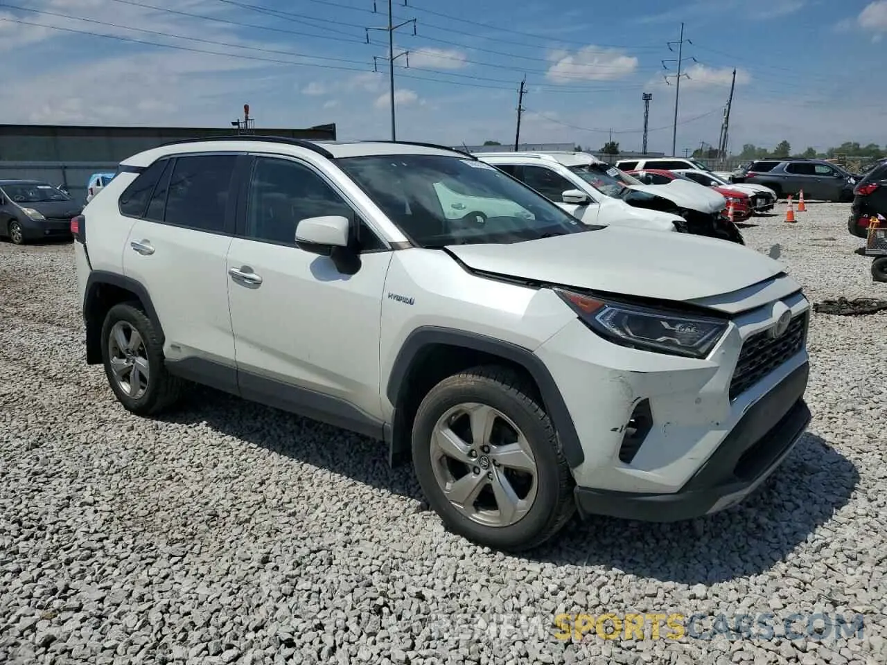 4 Photograph of a damaged car 2T3DWRFVXKW039054 TOYOTA RAV4 2019