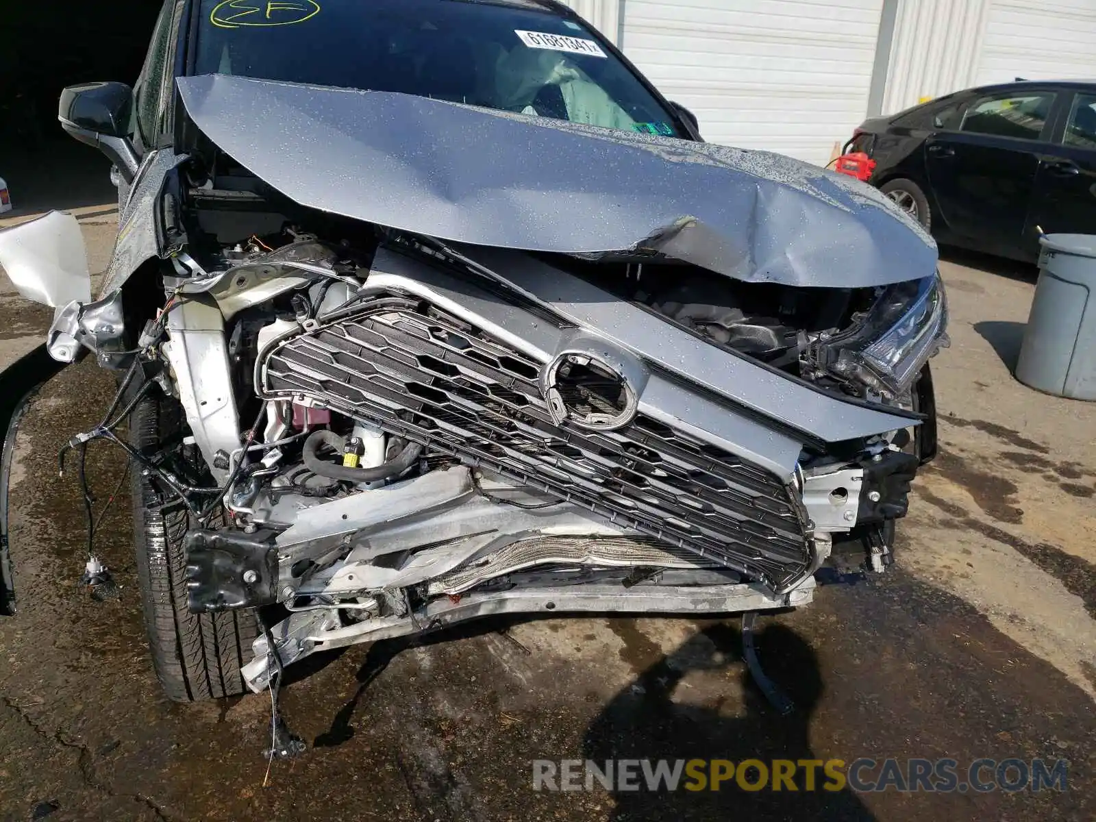 9 Photograph of a damaged car 2T3EWRFV0KW028990 TOYOTA RAV4 2019