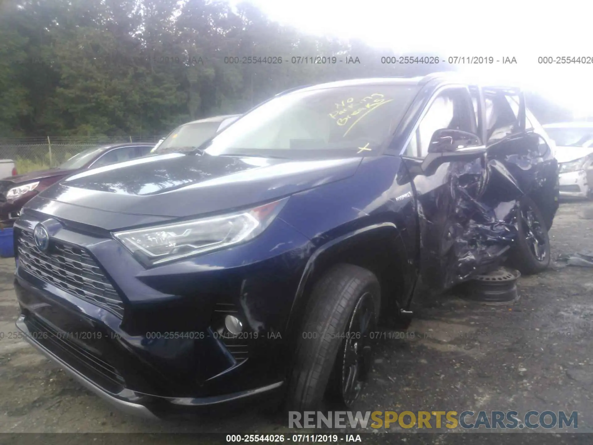 2 Photograph of a damaged car 2T3EWRFV1KW011051 TOYOTA RAV4 2019