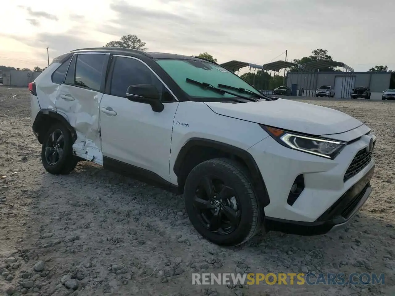 4 Photograph of a damaged car 2T3EWRFV2KW003413 TOYOTA RAV4 2019