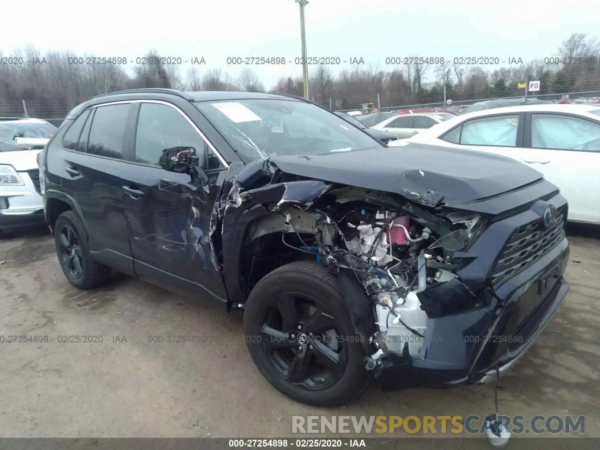 1 Photograph of a damaged car 2T3EWRFV2KW013195 TOYOTA RAV4 2019