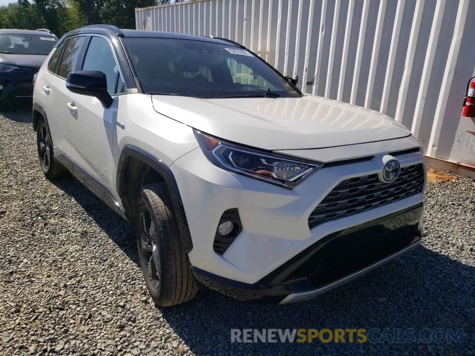 1 Photograph of a damaged car 2T3EWRFV2KW013701 TOYOTA RAV4 2019