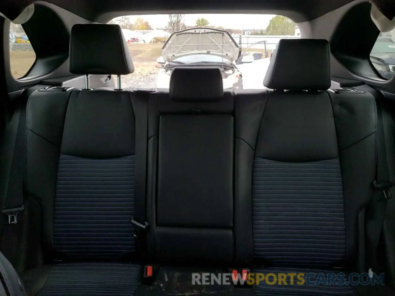 10 Photograph of a damaged car 2T3EWRFV2KW030675 TOYOTA RAV4 2019