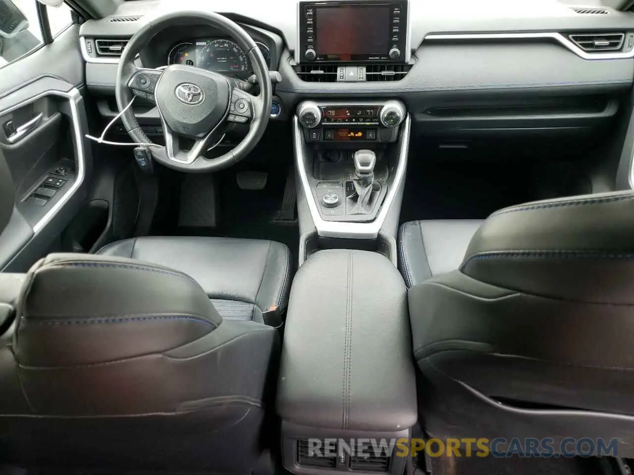 8 Photograph of a damaged car 2T3EWRFV2KW030675 TOYOTA RAV4 2019