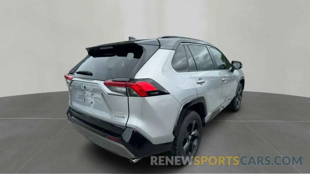 4 Photograph of a damaged car 2T3EWRFV2KW038629 TOYOTA RAV4 2019