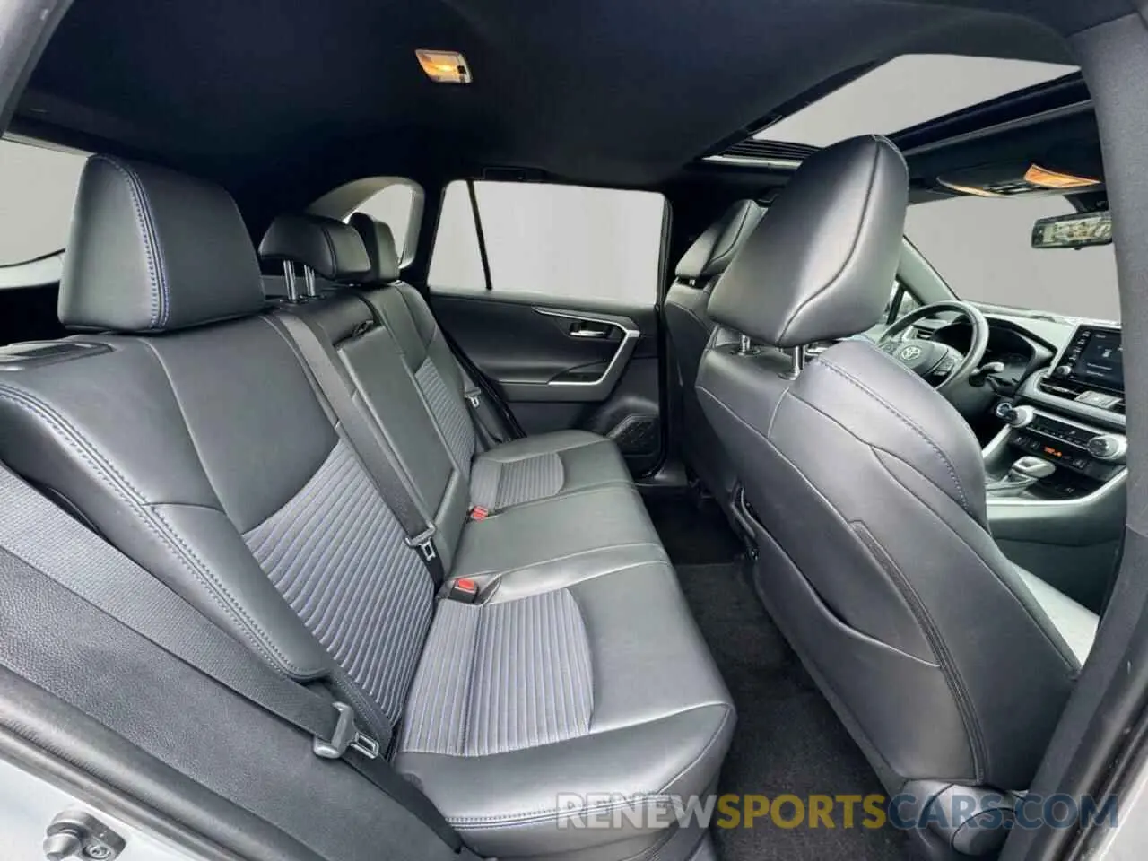 6 Photograph of a damaged car 2T3EWRFV2KW038629 TOYOTA RAV4 2019