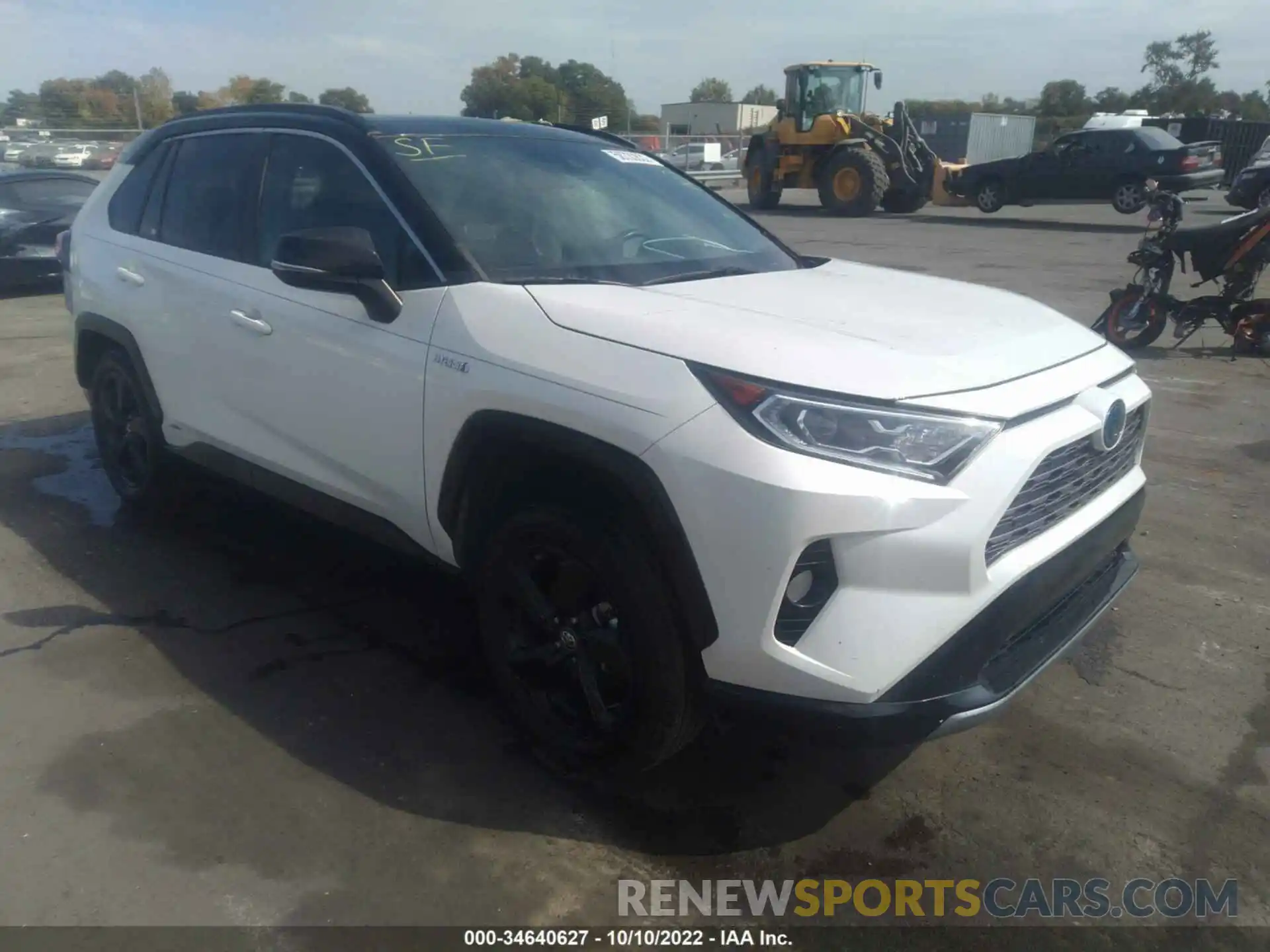 1 Photograph of a damaged car 2T3EWRFV3KW009382 TOYOTA RAV4 2019