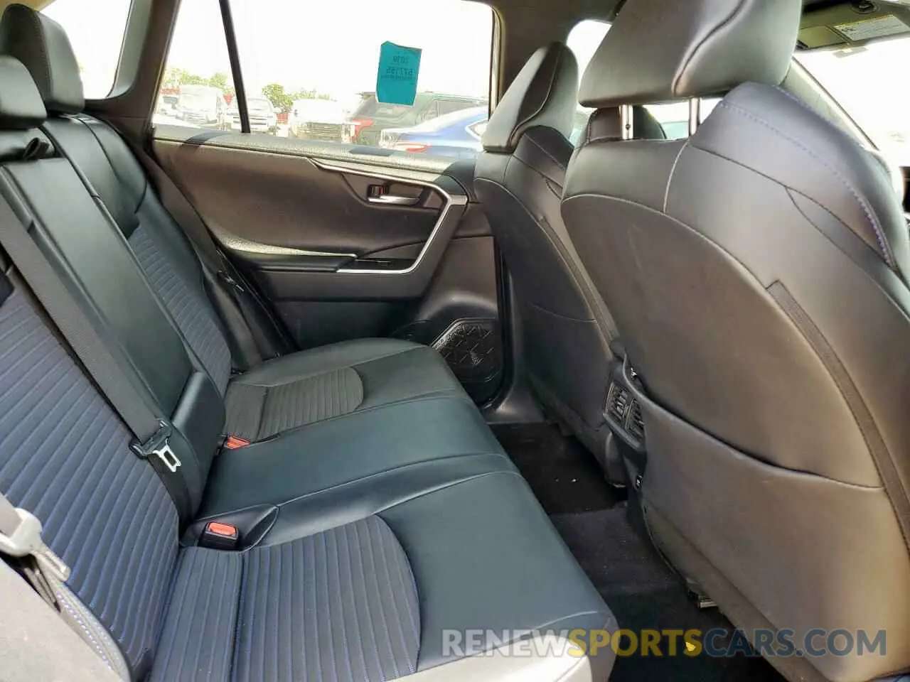 10 Photograph of a damaged car 2T3EWRFV3KW042642 TOYOTA RAV4 2019