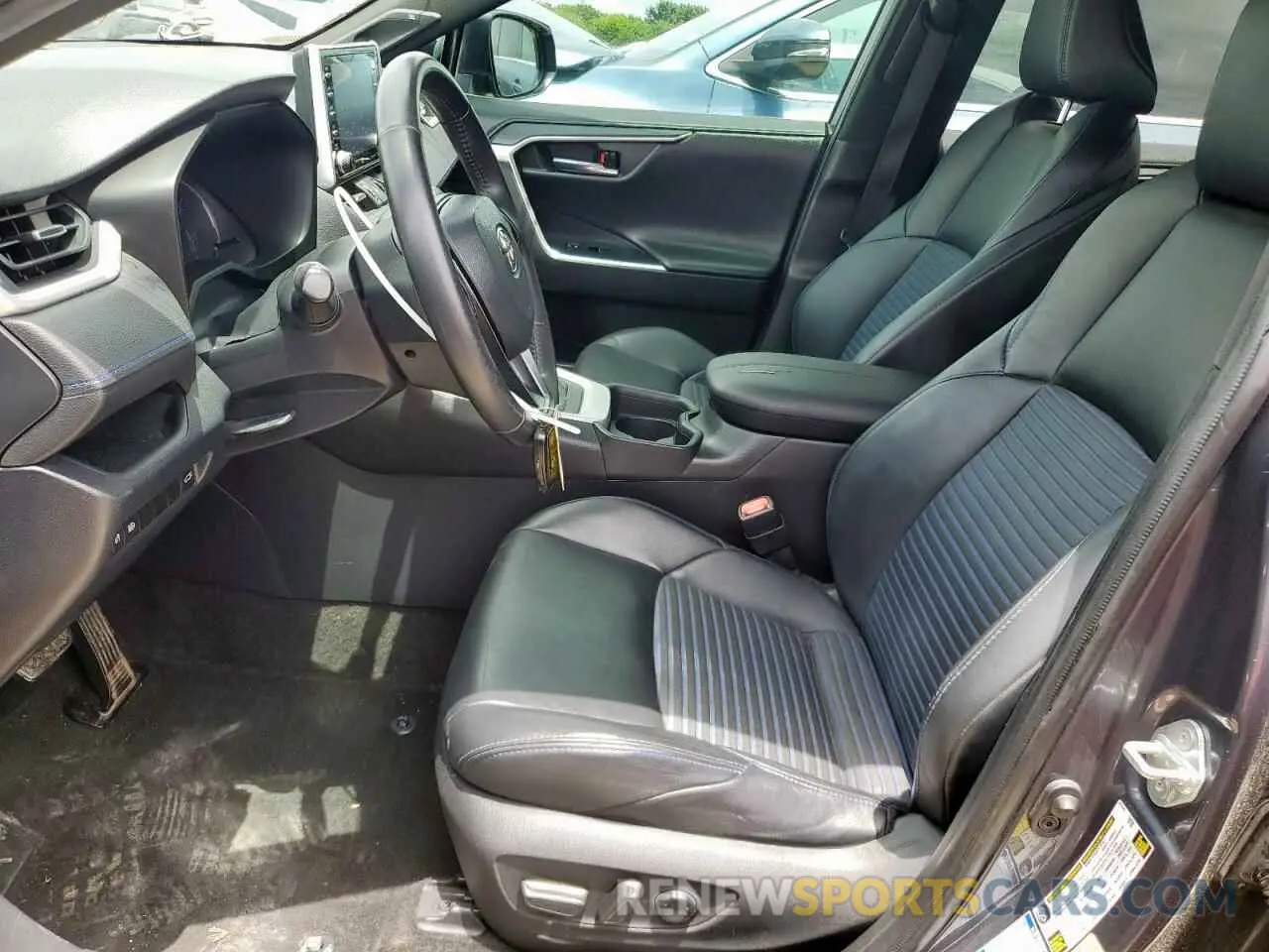 7 Photograph of a damaged car 2T3EWRFV3KW042642 TOYOTA RAV4 2019