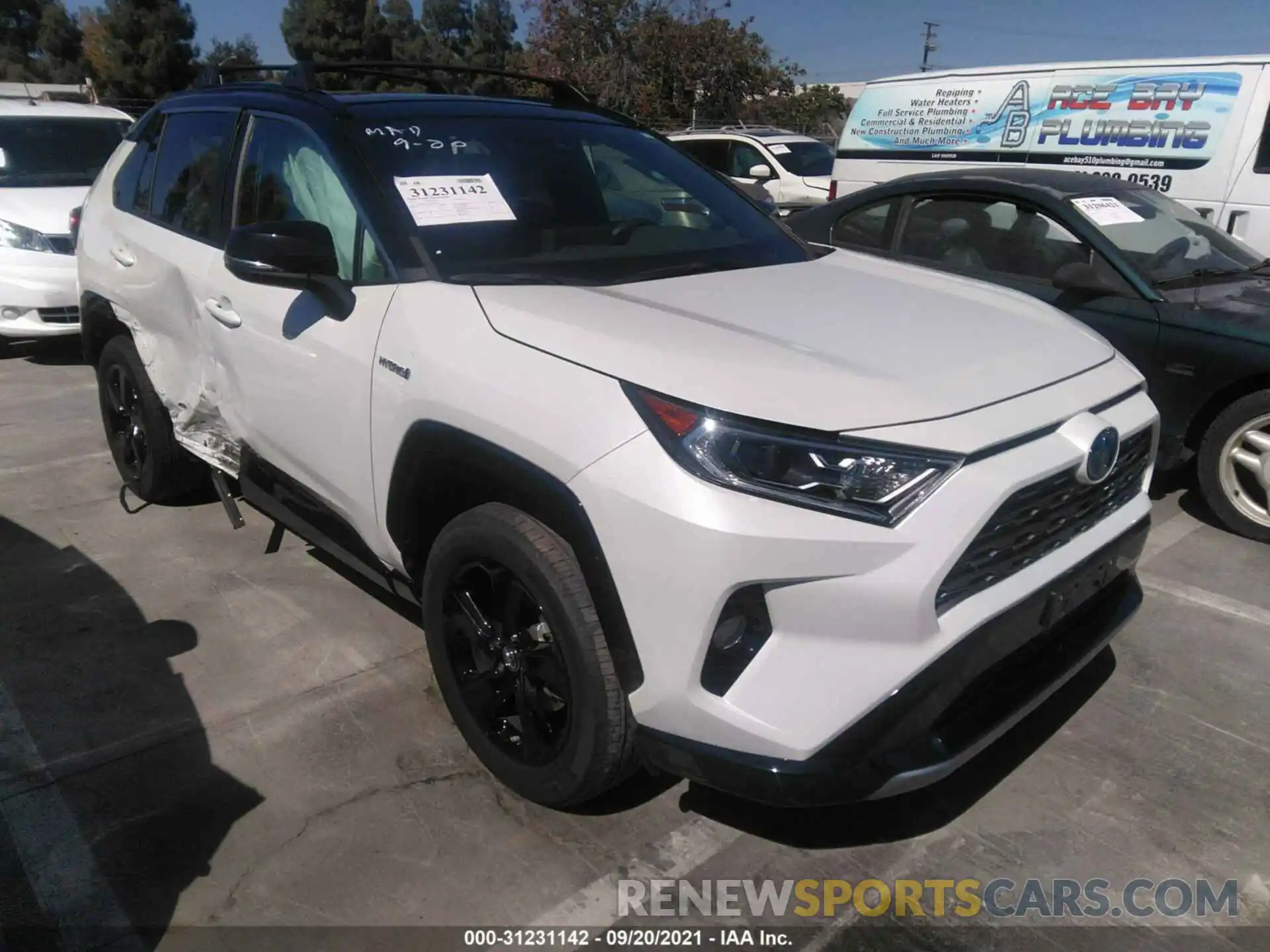 1 Photograph of a damaged car 2T3EWRFV4KW022044 TOYOTA RAV4 2019