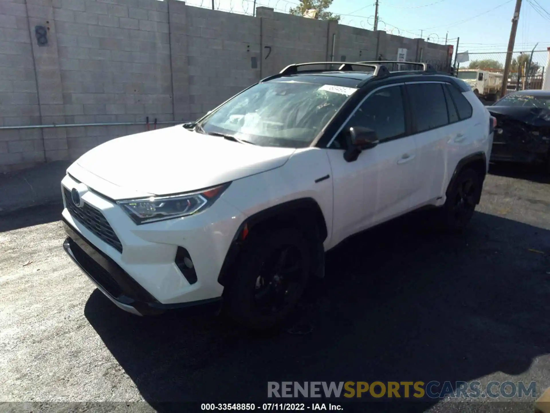 2 Photograph of a damaged car 2T3EWRFV4KW027728 TOYOTA RAV4 2019