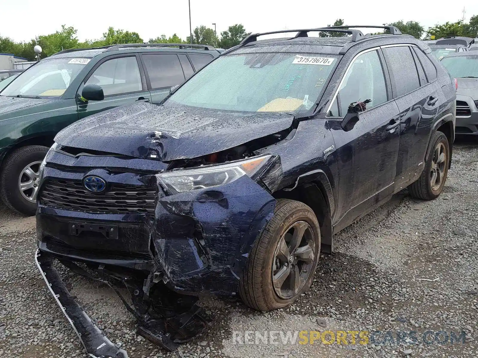 2 Photograph of a damaged car 2T3EWRFV4KW043217 TOYOTA RAV4 2019