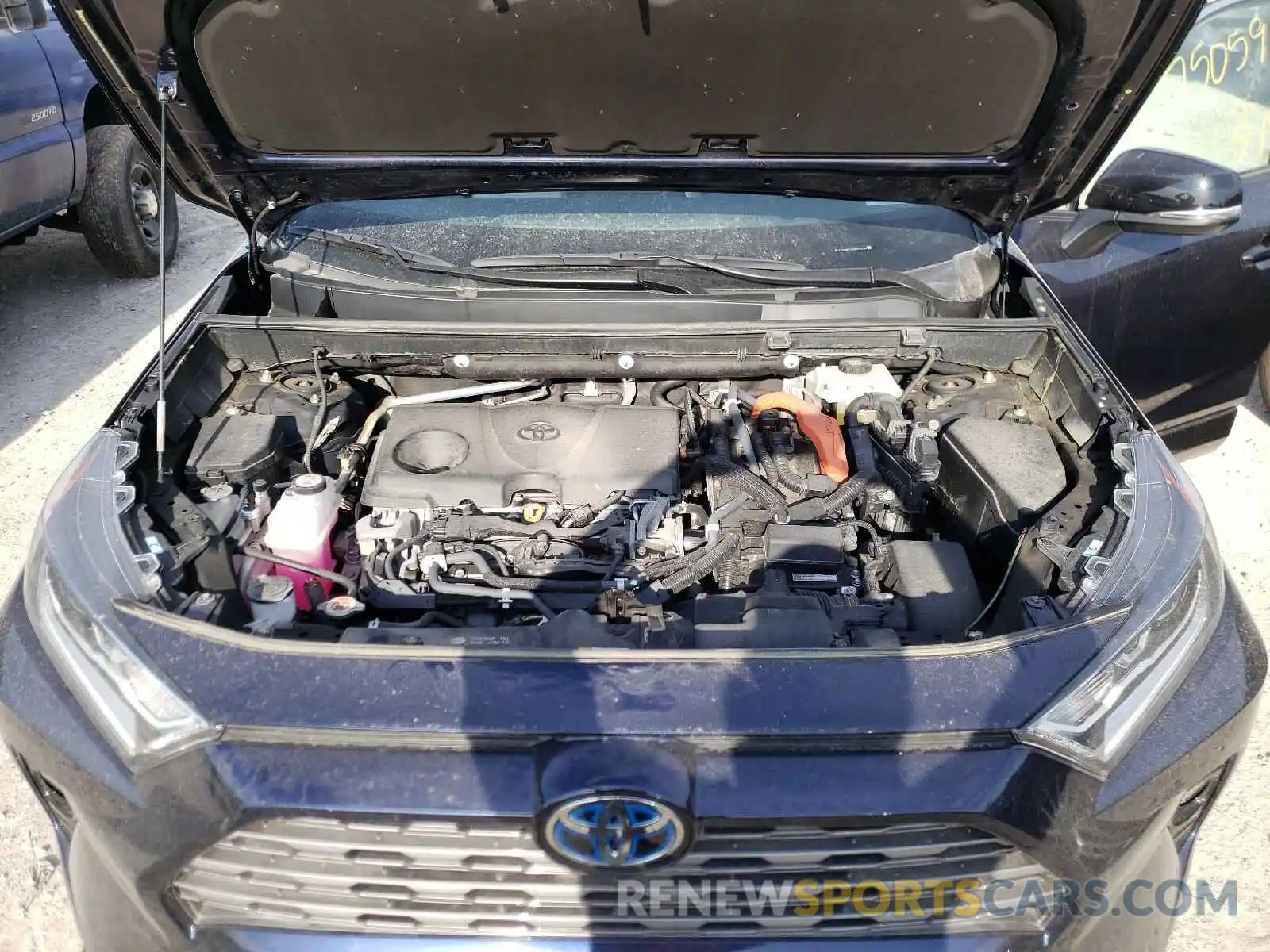 7 Photograph of a damaged car 2T3EWRFV5KW043498 TOYOTA RAV4 2019