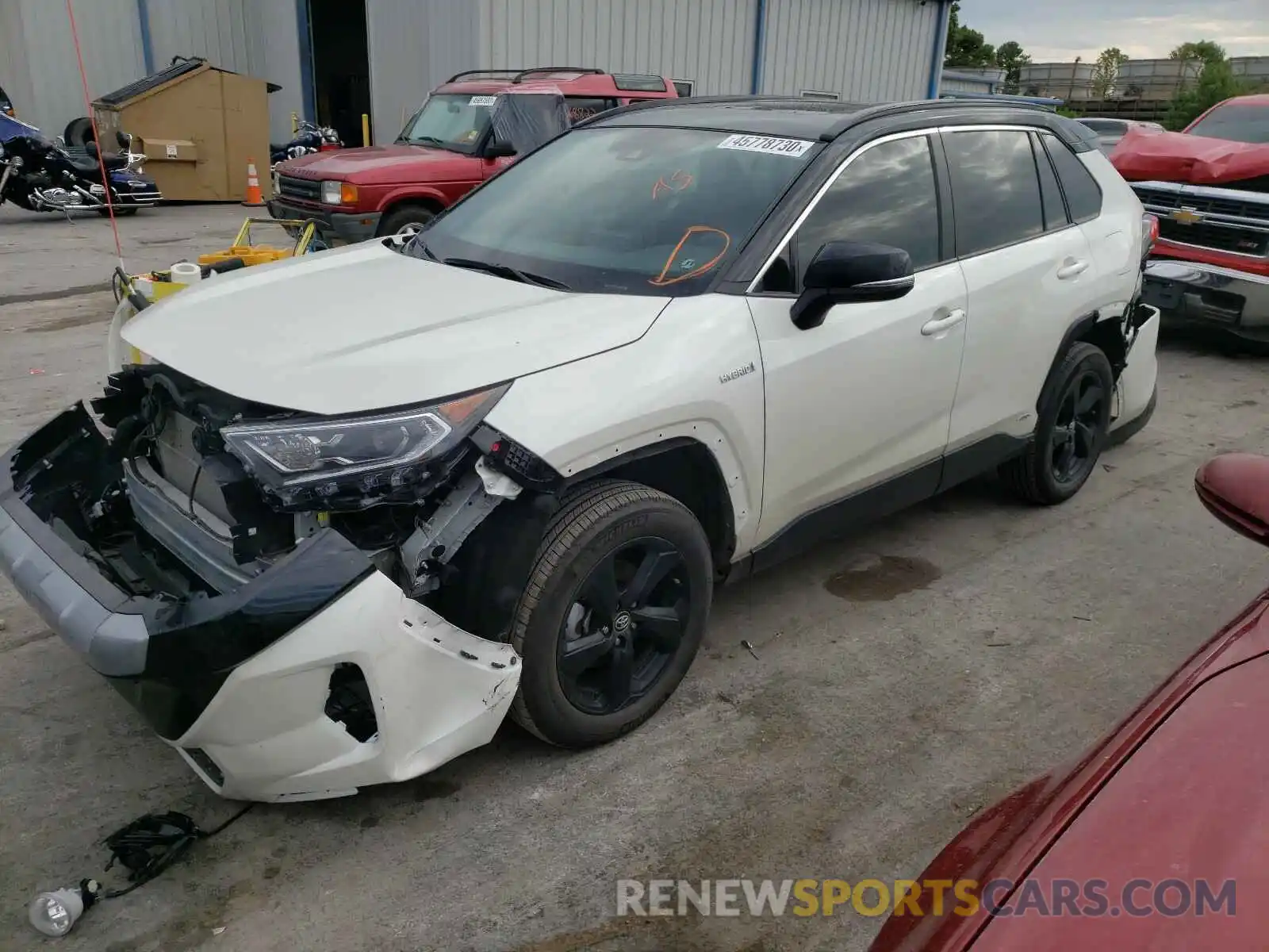 2 Photograph of a damaged car 2T3EWRFV5KW044330 TOYOTA RAV4 2019