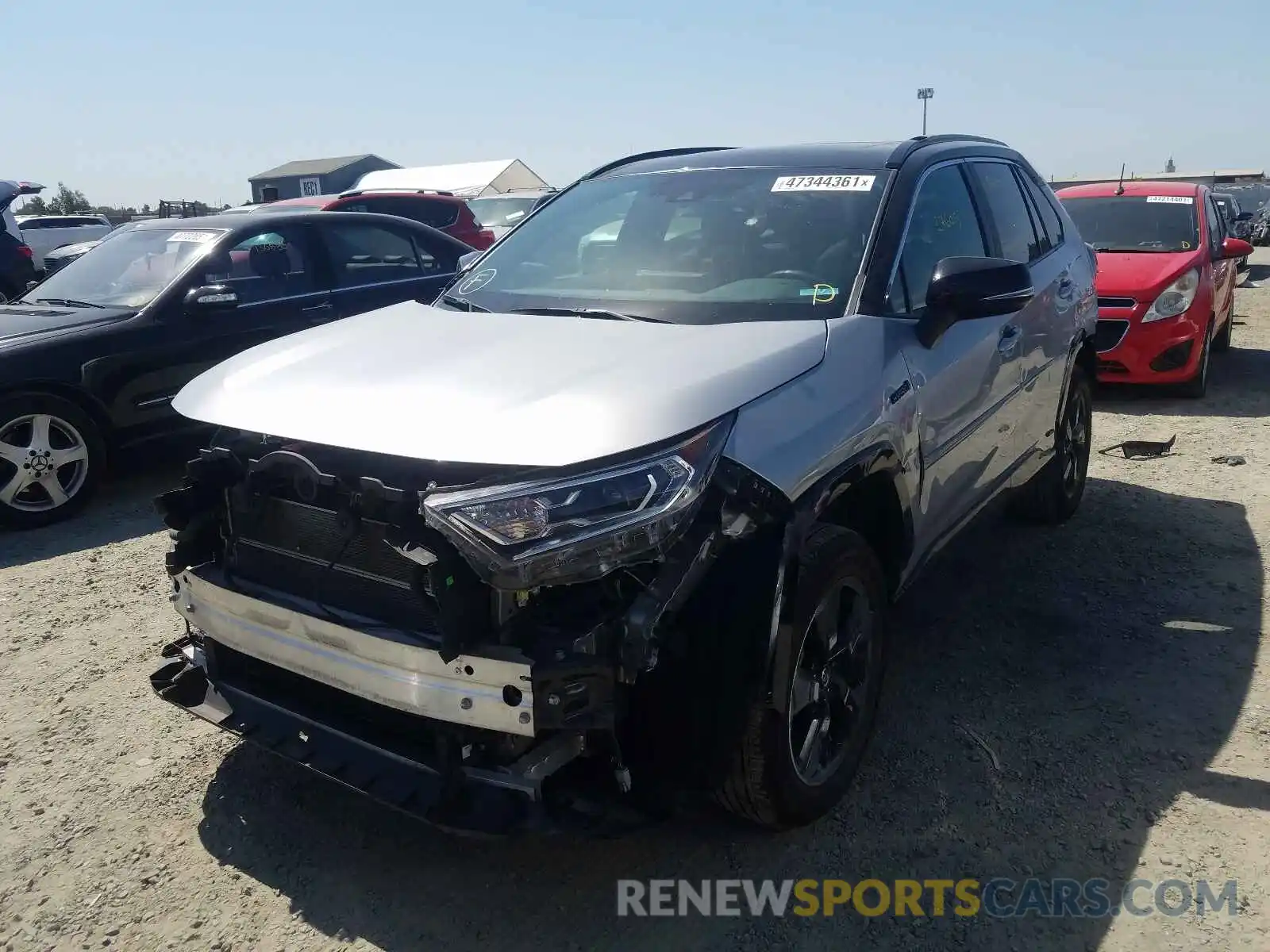 2 Photograph of a damaged car 2T3EWRFV6KW035684 TOYOTA RAV4 2019