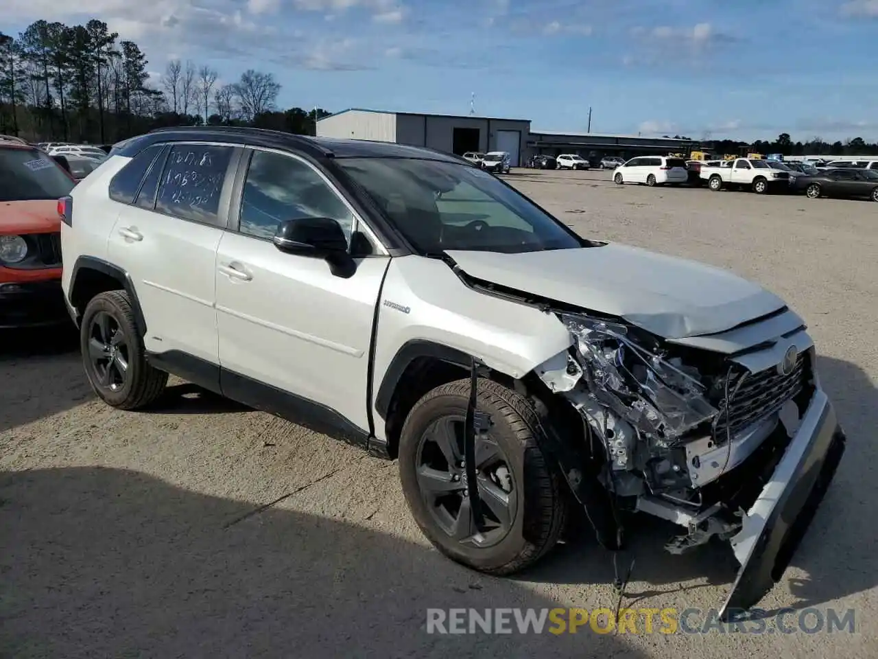 4 Photograph of a damaged car 2T3EWRFV8KW004016 TOYOTA RAV4 2019