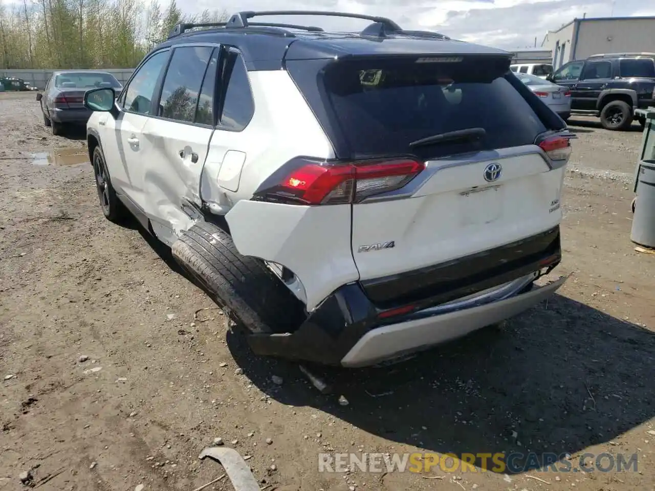 9 Photograph of a damaged car 2T3EWRFV8KW013007 TOYOTA RAV4 2019