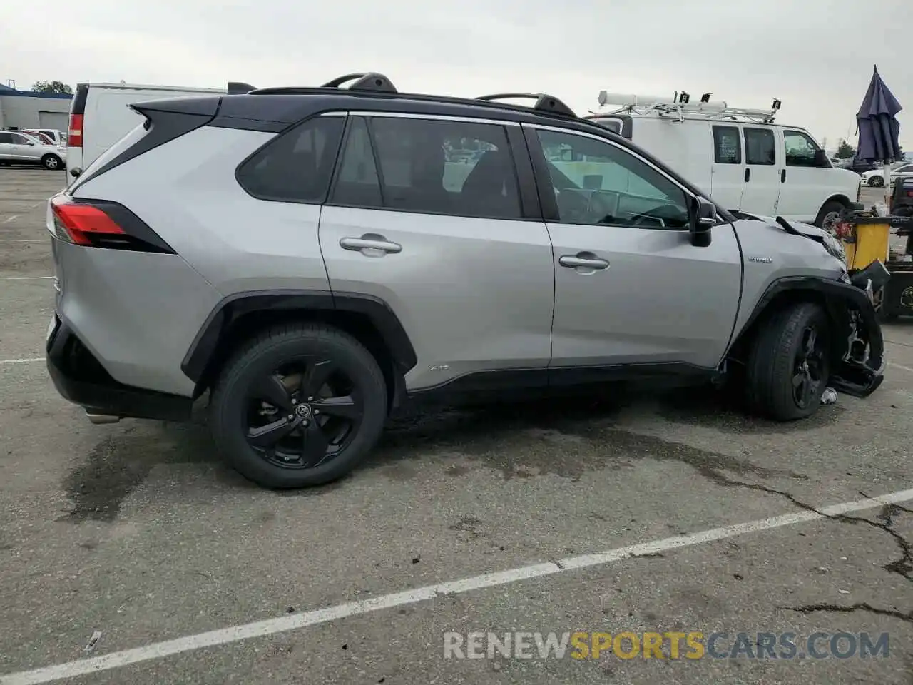 3 Photograph of a damaged car 2T3EWRFV8KW015632 TOYOTA RAV4 2019