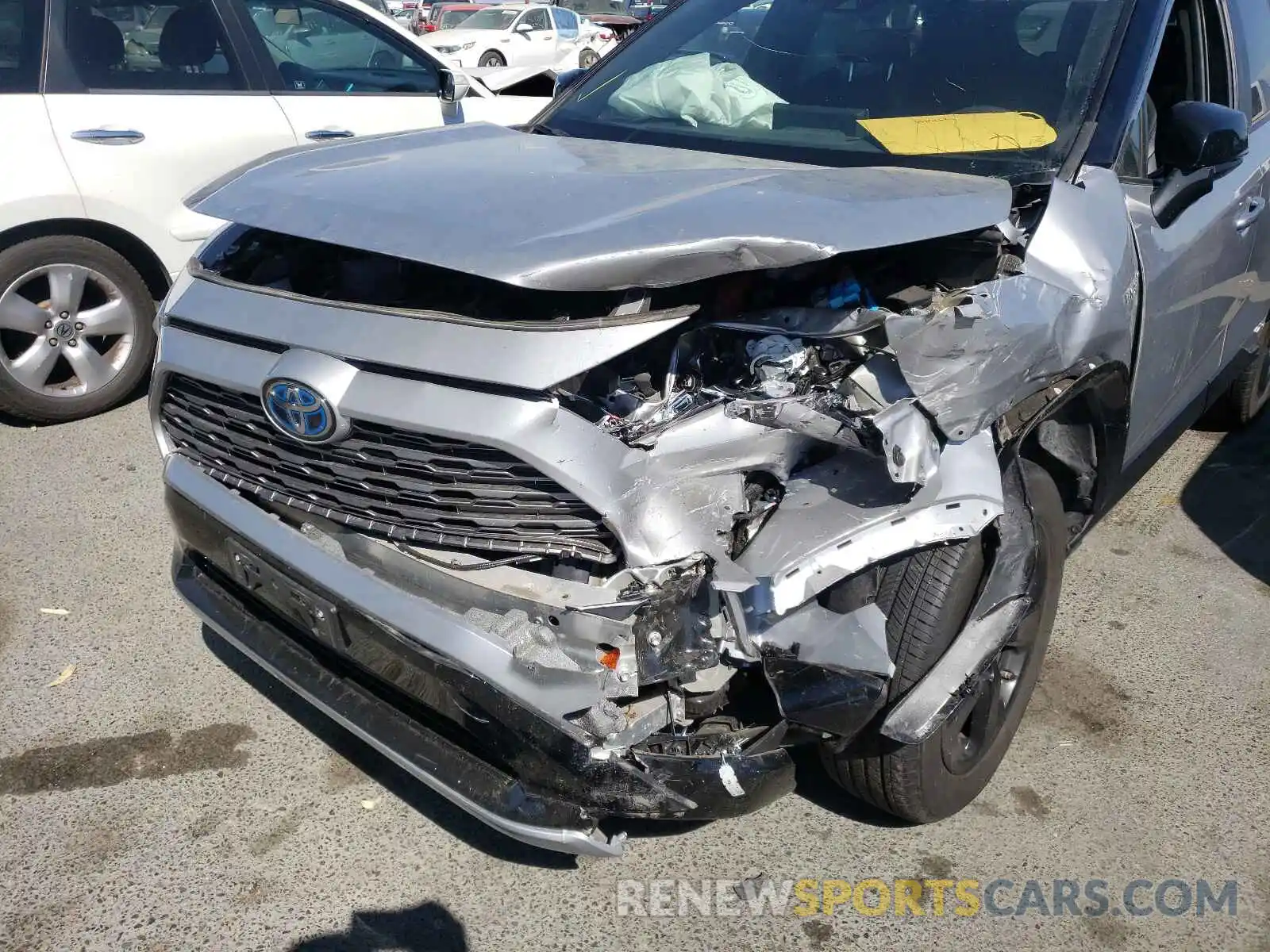 9 Photograph of a damaged car 2T3EWRFV8KW020507 TOYOTA RAV4 2019