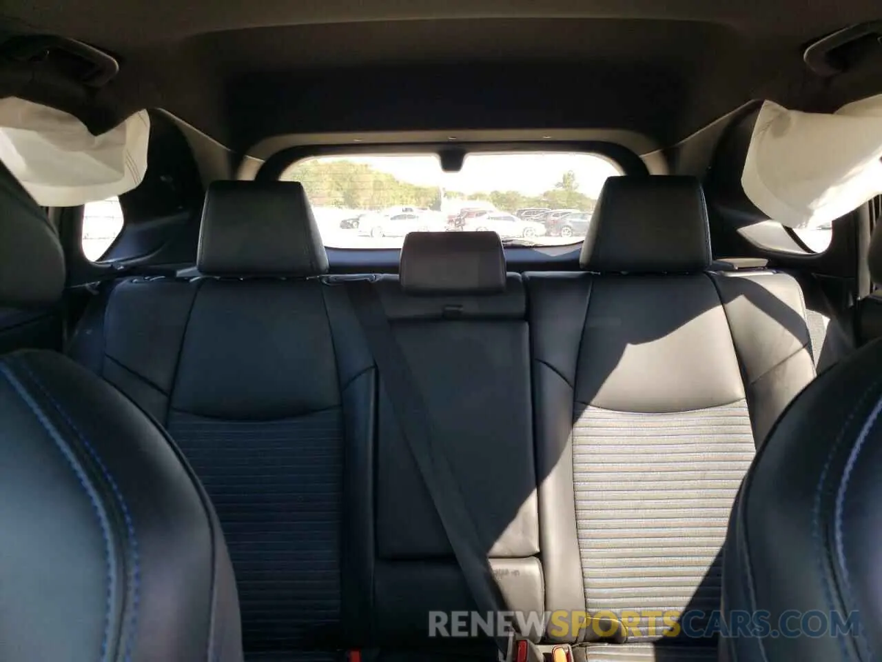 10 Photograph of a damaged car 2T3EWRFV8KW026730 TOYOTA RAV4 2019