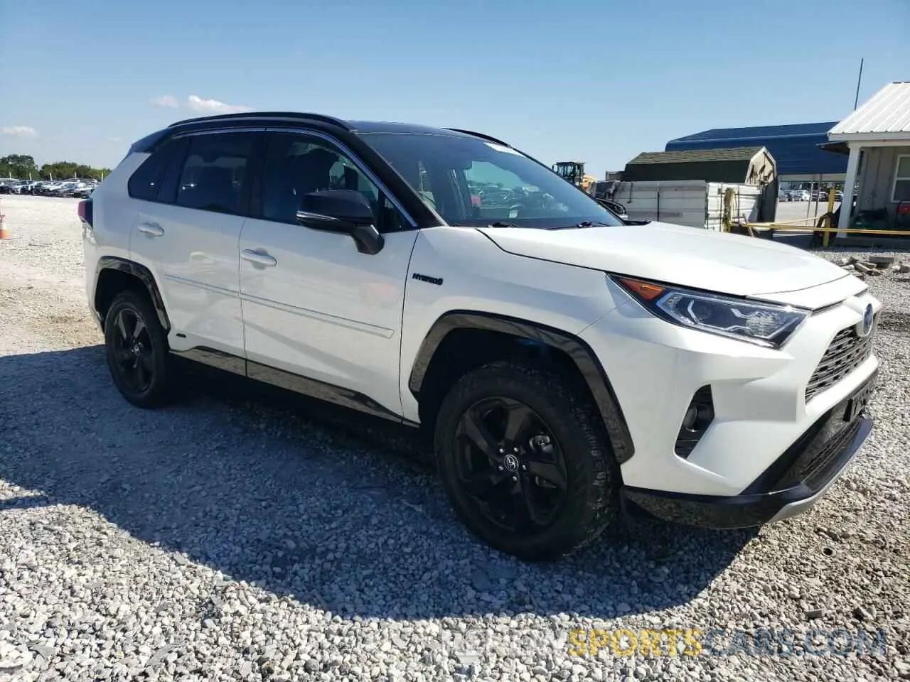 4 Photograph of a damaged car 2T3EWRFV8KW026730 TOYOTA RAV4 2019