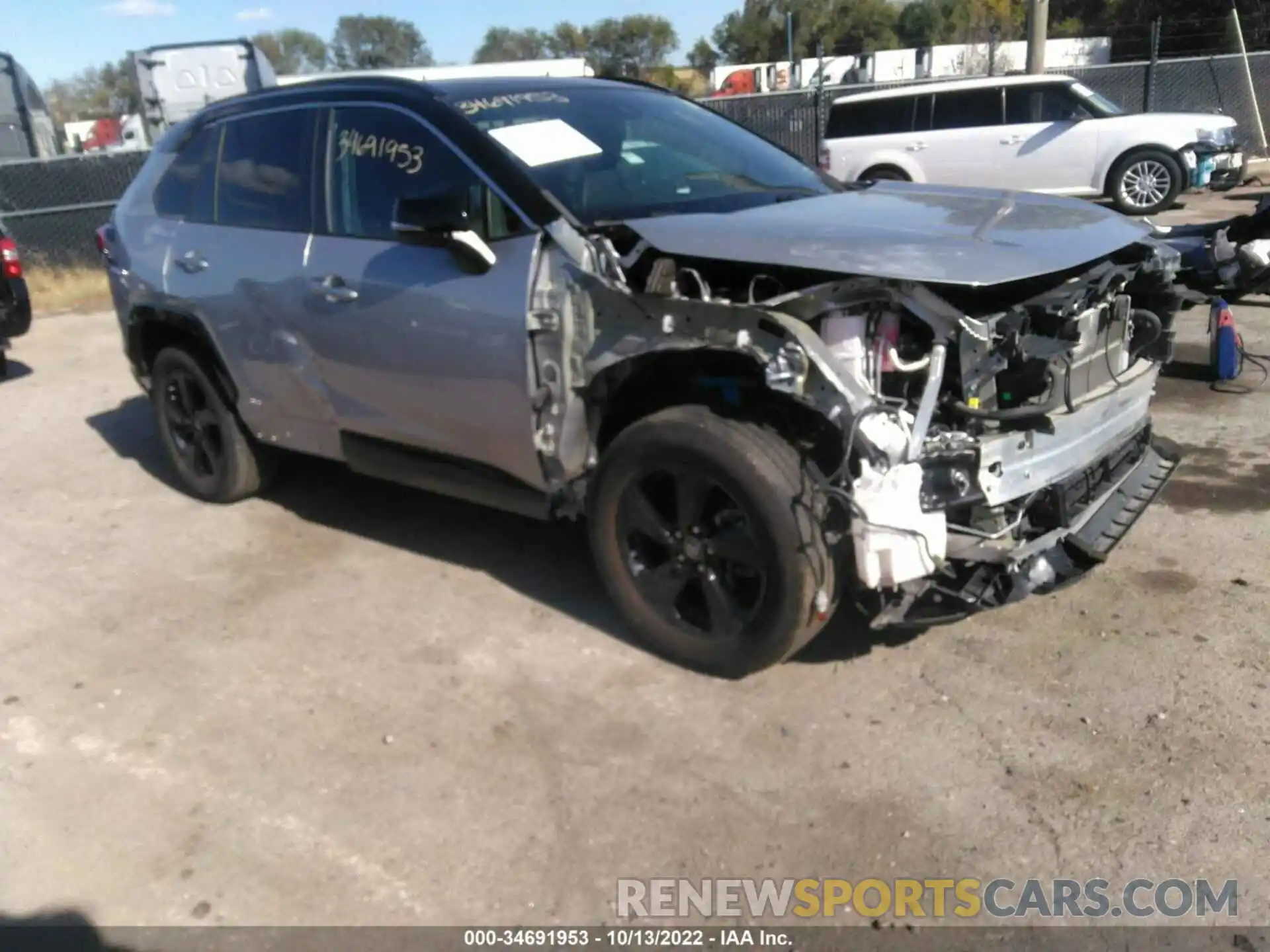 1 Photograph of a damaged car 2T3EWRFV9KW006308 TOYOTA RAV4 2019