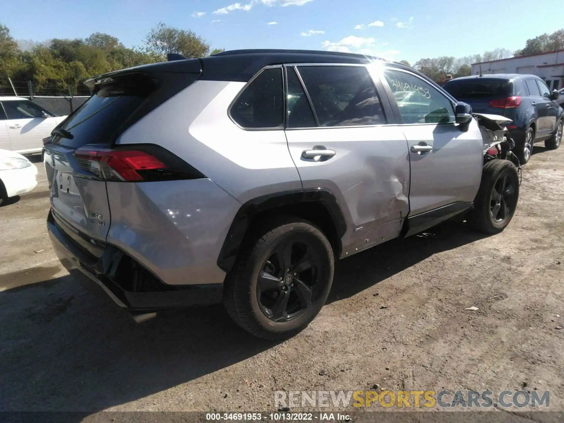 4 Photograph of a damaged car 2T3EWRFV9KW006308 TOYOTA RAV4 2019