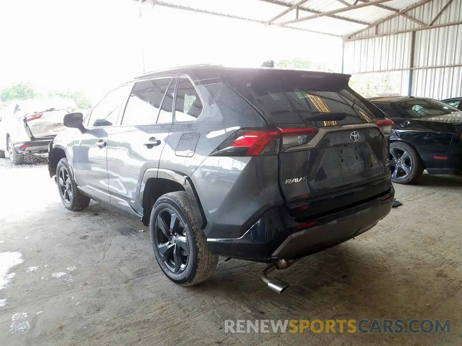 3 Photograph of a damaged car 2T3EWRFV9KW015459 TOYOTA RAV4 2019