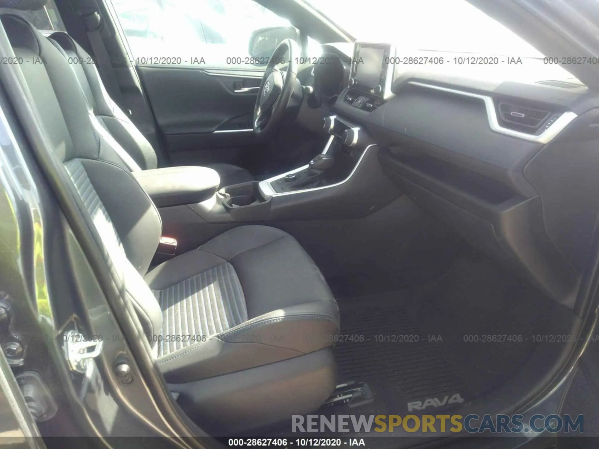 5 Photograph of a damaged car 2T3EWRFV9KW037249 TOYOTA RAV4 2019