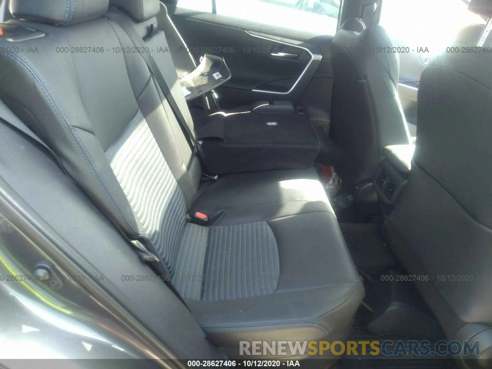 8 Photograph of a damaged car 2T3EWRFV9KW037249 TOYOTA RAV4 2019