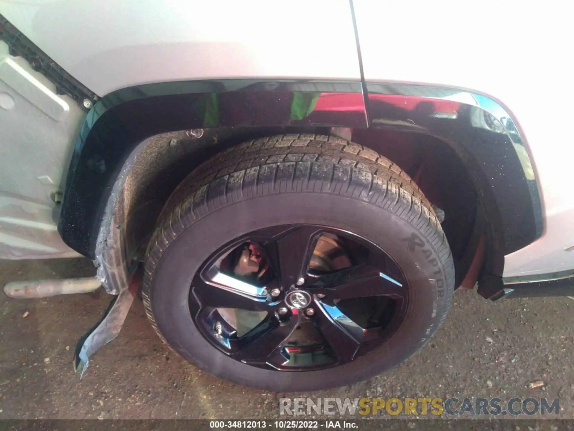 16 Photograph of a damaged car 2T3EWRFVXKW013834 TOYOTA RAV4 2019