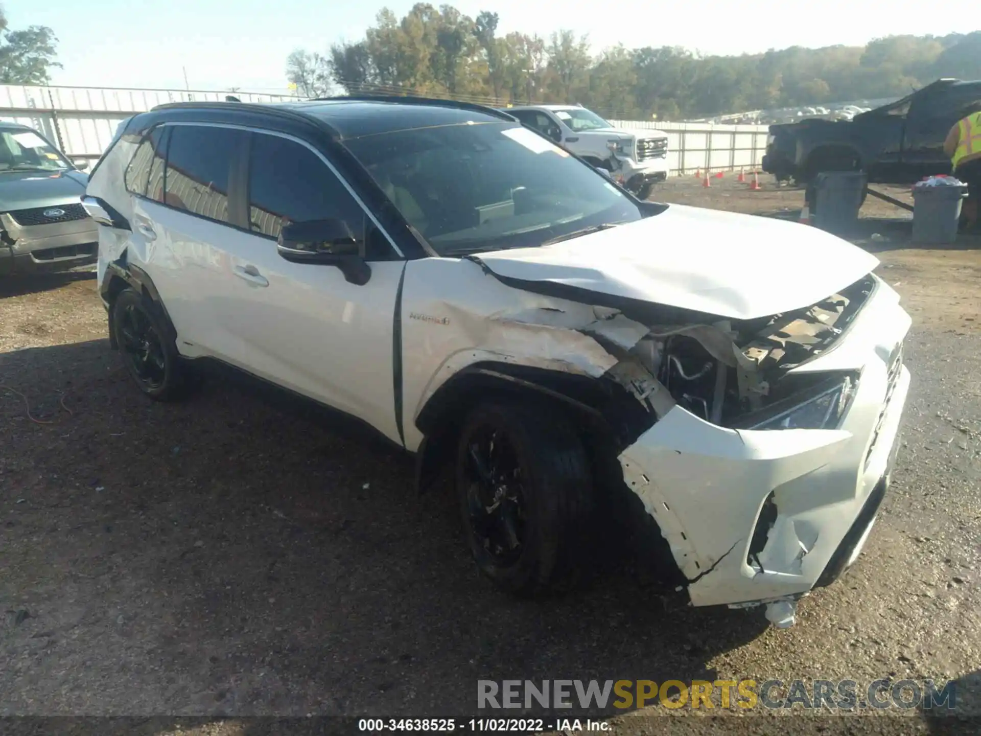 1 Photograph of a damaged car 2T3EWRFVXKW025563 TOYOTA RAV4 2019