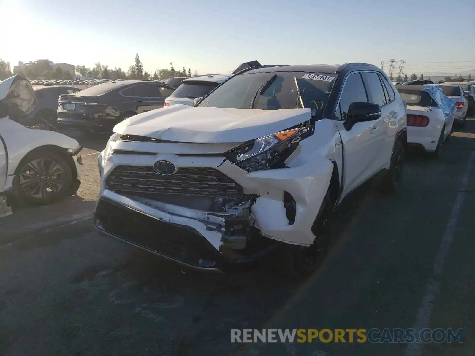 2 Photograph of a damaged car 2T3EWRFVXKW031671 TOYOTA RAV4 2019