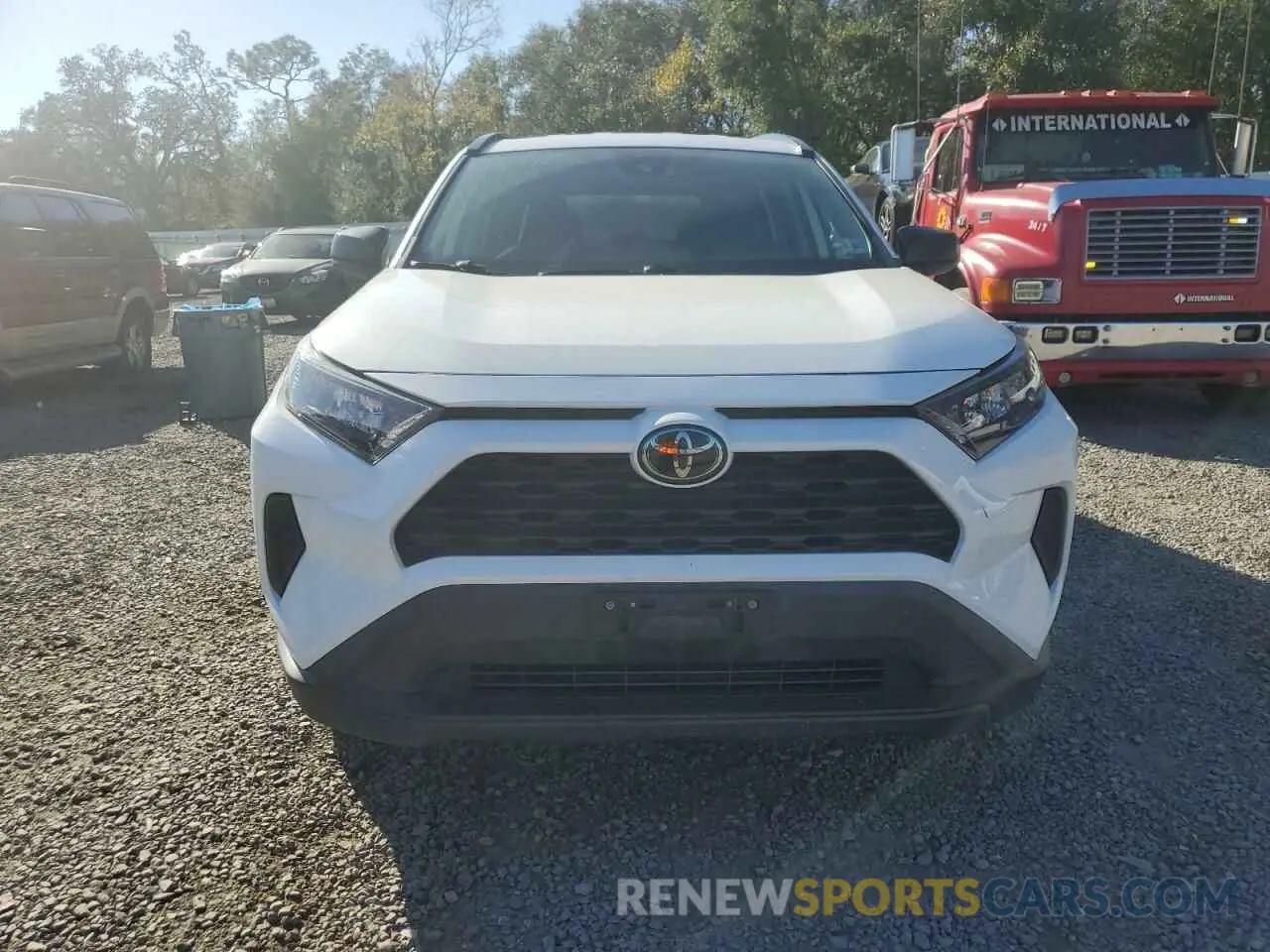 5 Photograph of a damaged car 2T3F1RFV0KC021462 TOYOTA RAV4 2019