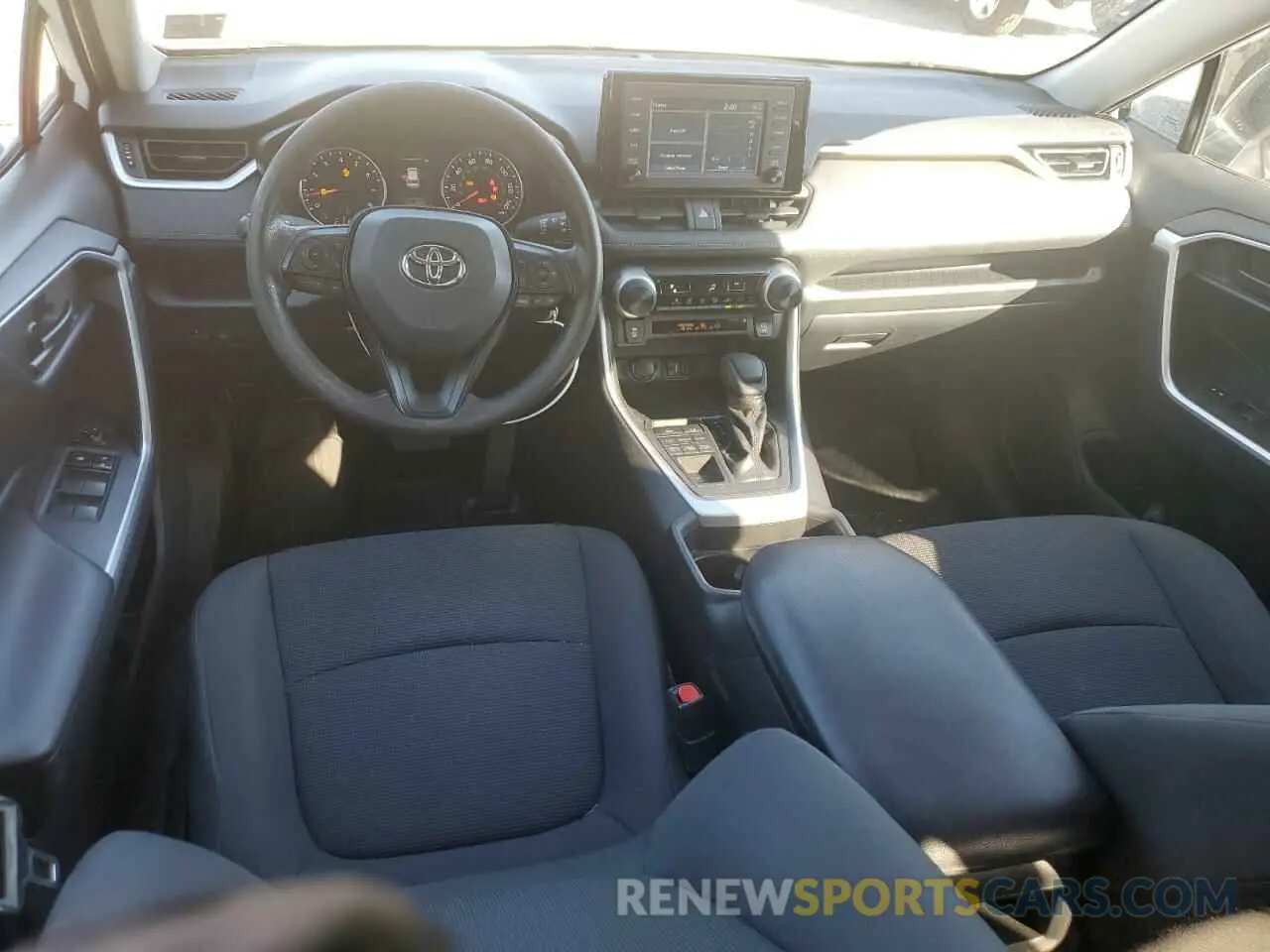 8 Photograph of a damaged car 2T3F1RFV0KC021462 TOYOTA RAV4 2019