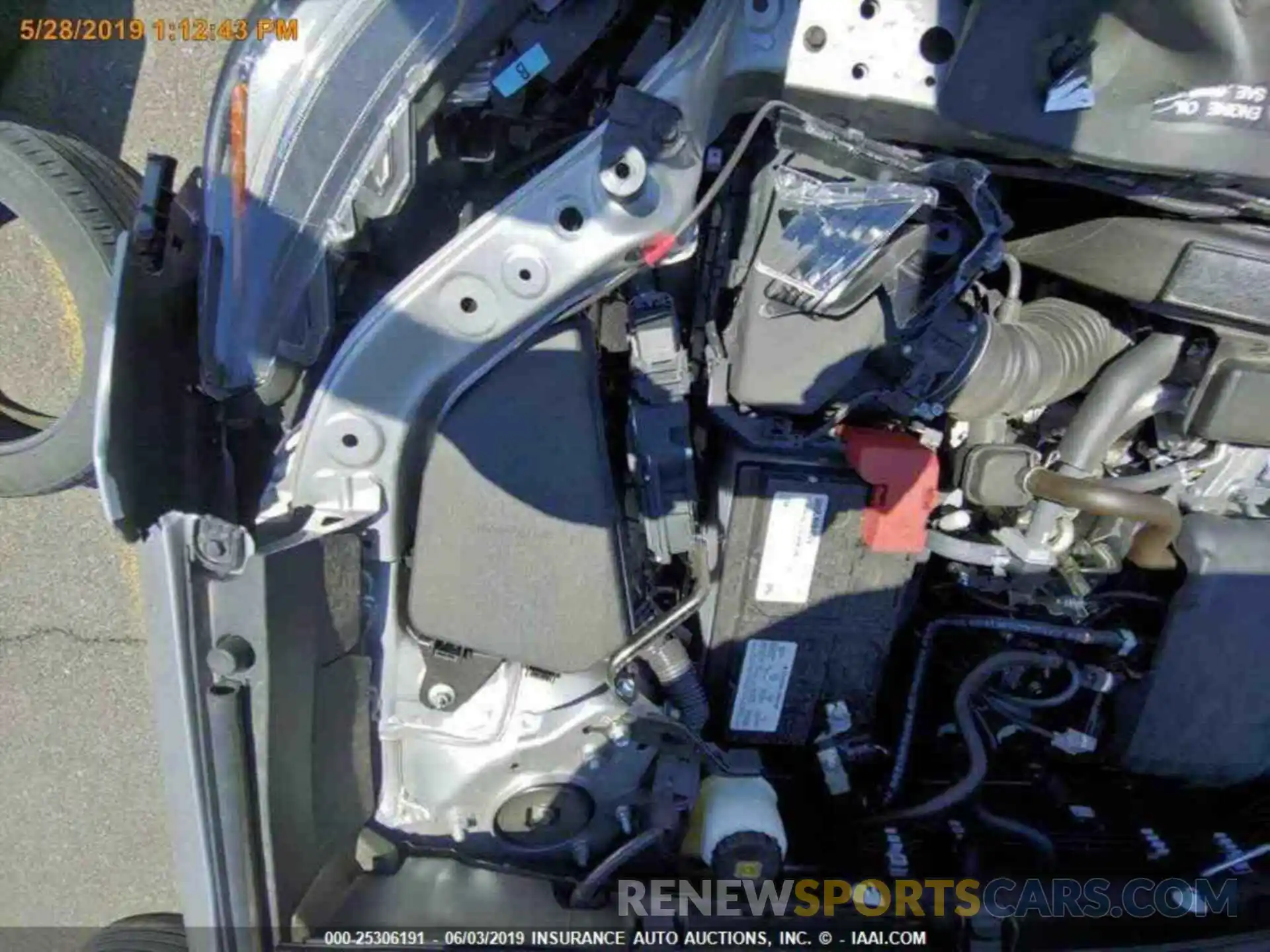 14 Photograph of a damaged car 2T3F1RFV0KW007186 TOYOTA RAV4 2019