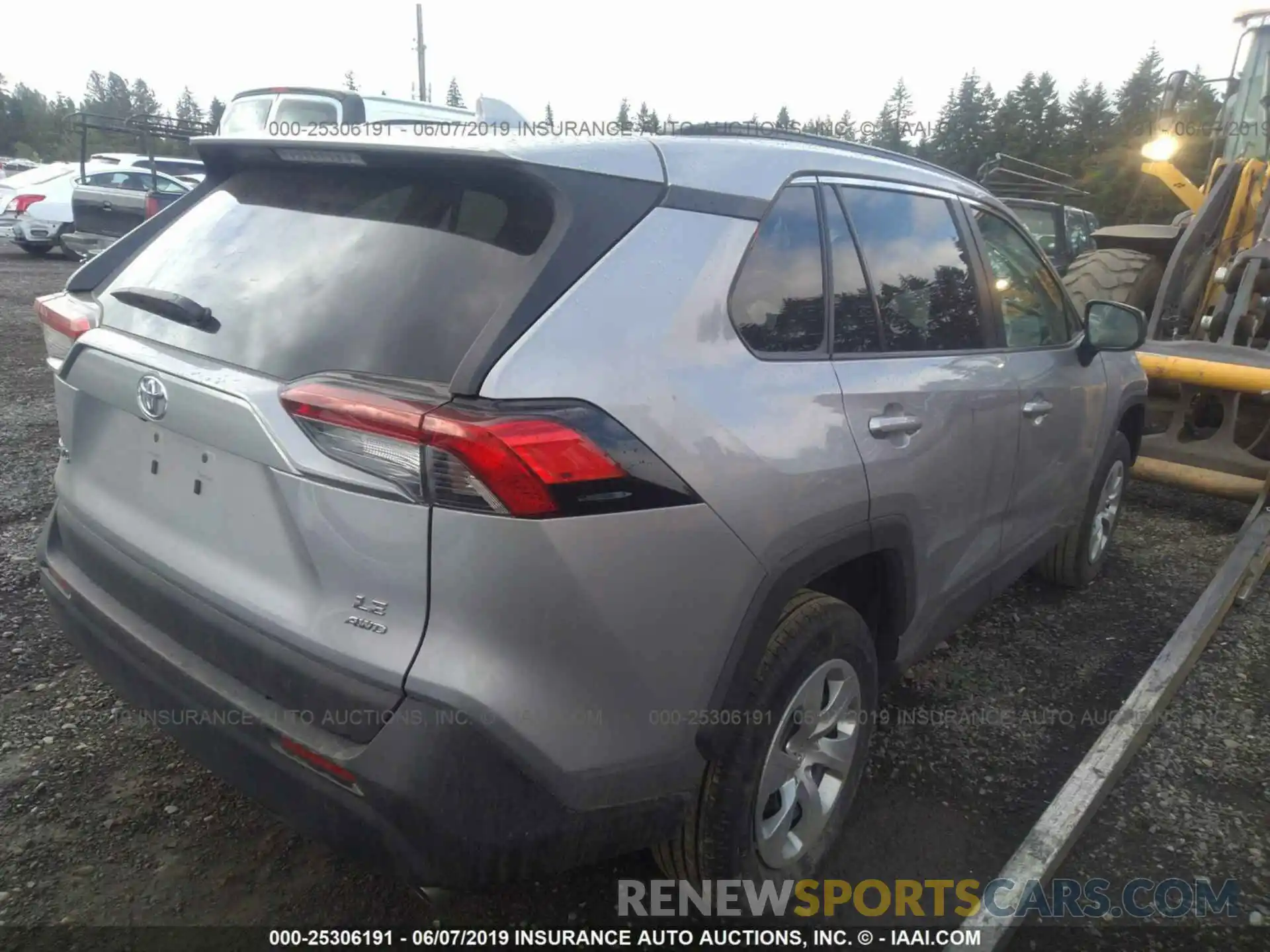 4 Photograph of a damaged car 2T3F1RFV0KW007186 TOYOTA RAV4 2019