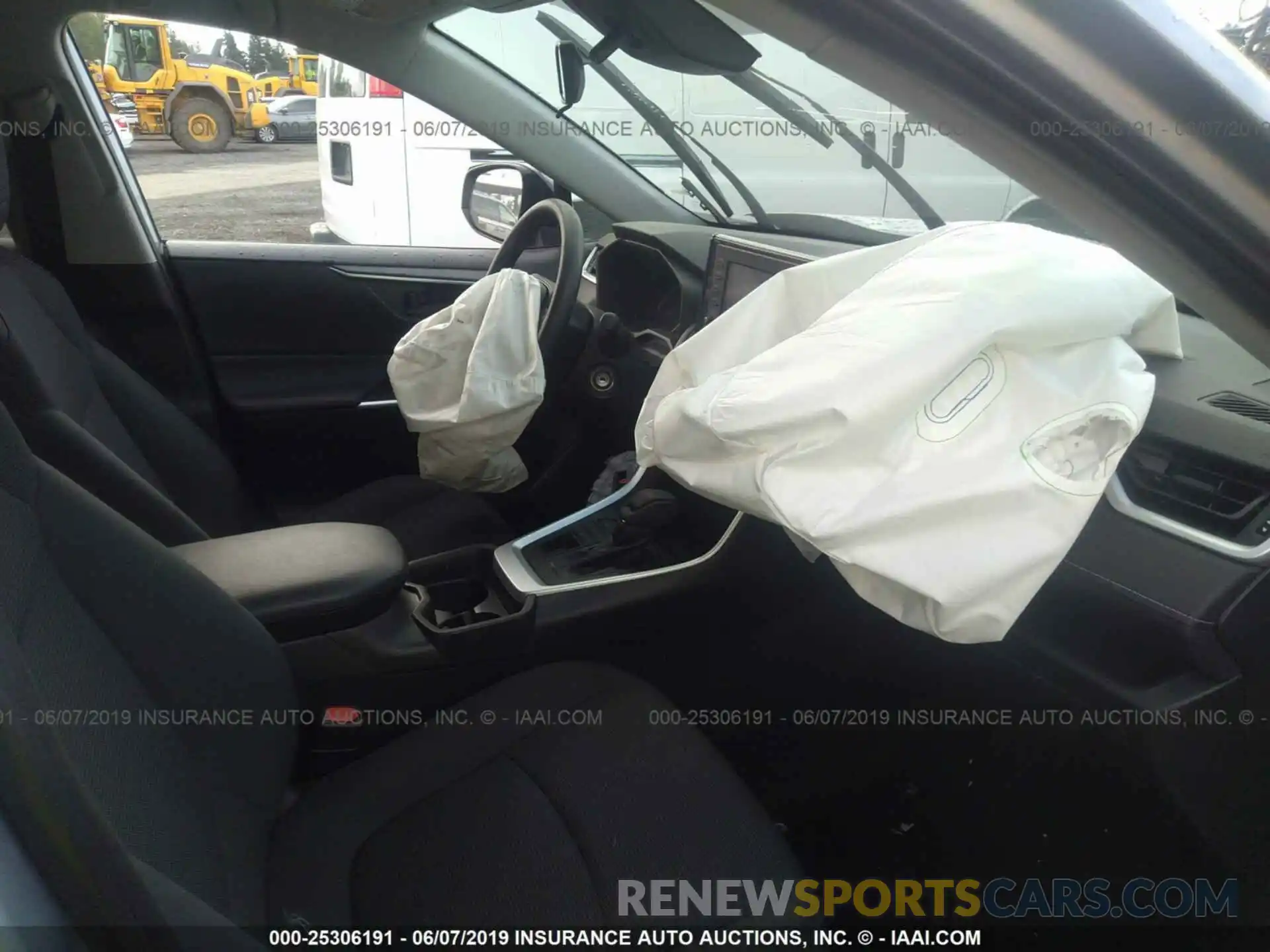 5 Photograph of a damaged car 2T3F1RFV0KW007186 TOYOTA RAV4 2019