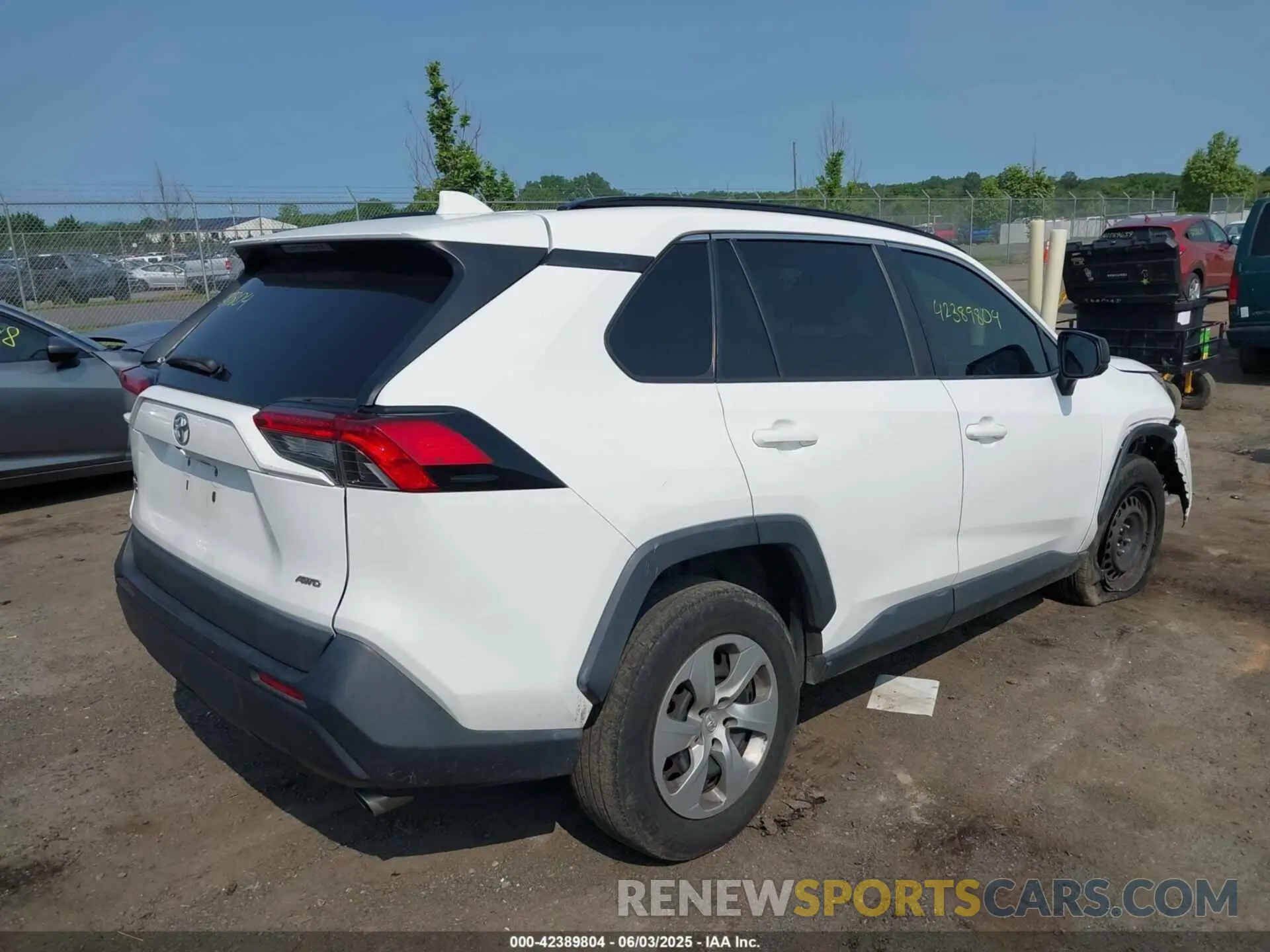 4 Photograph of a damaged car 2T3F1RFV0KW010511 TOYOTA RAV4 2019