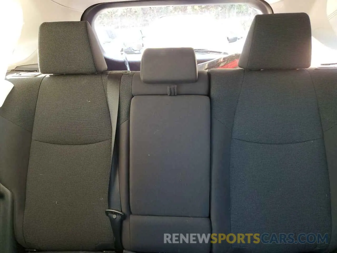 10 Photograph of a damaged car 2T3F1RFV0KW020813 TOYOTA RAV4 2019