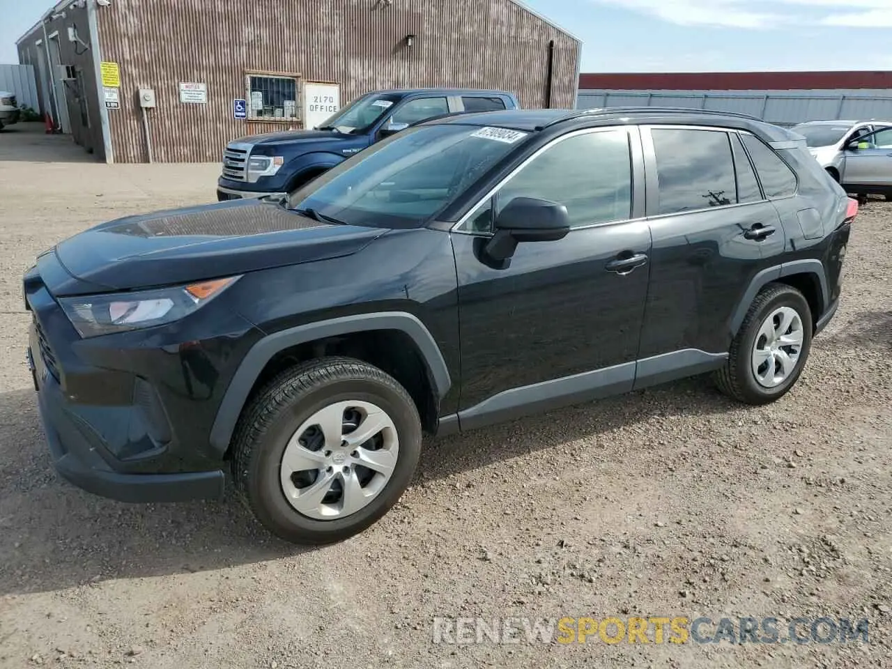 1 Photograph of a damaged car 2T3F1RFV0KW032850 TOYOTA RAV4 2019