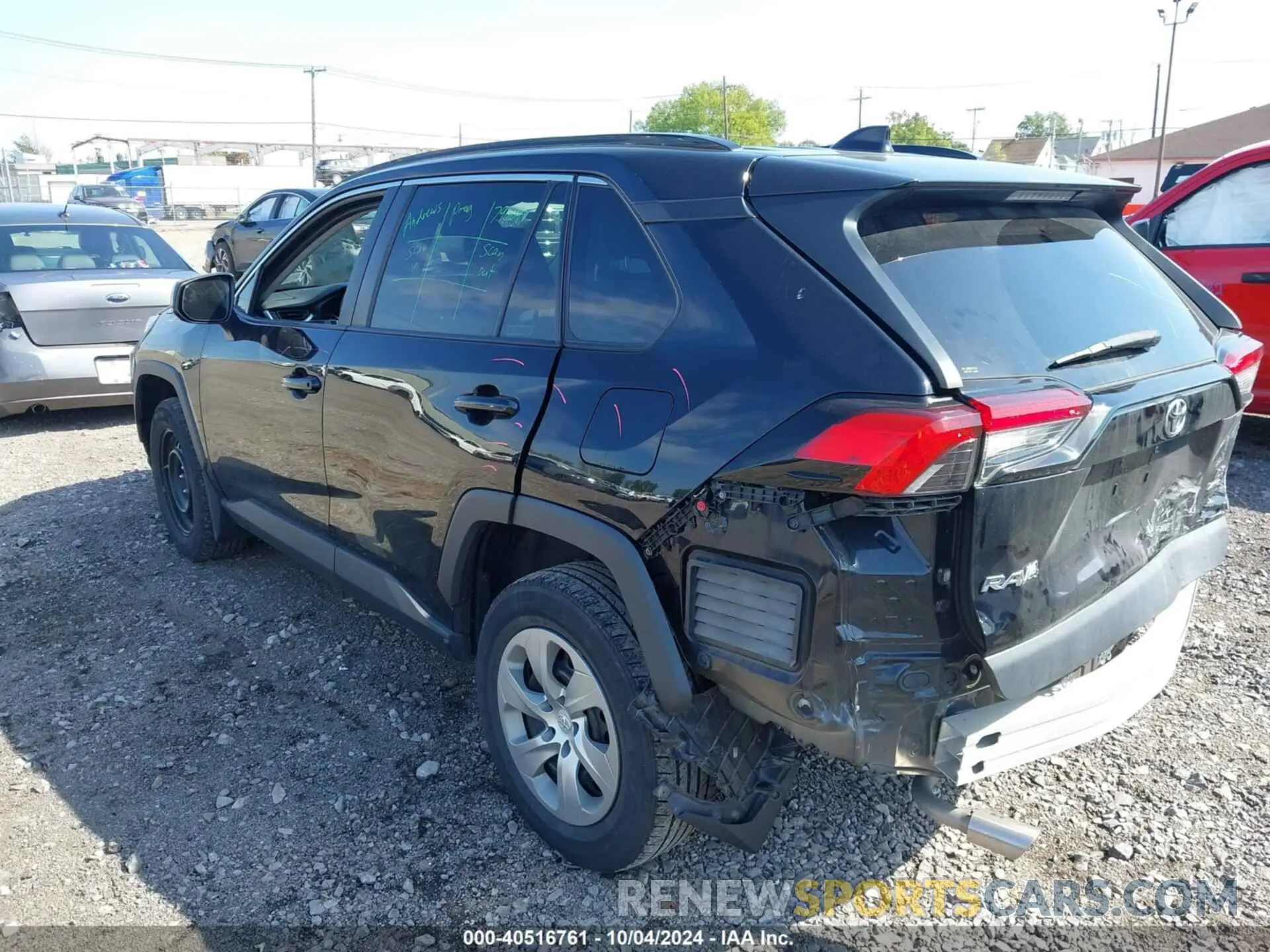 3 Photograph of a damaged car 2T3F1RFV0KW033710 TOYOTA RAV4 2019
