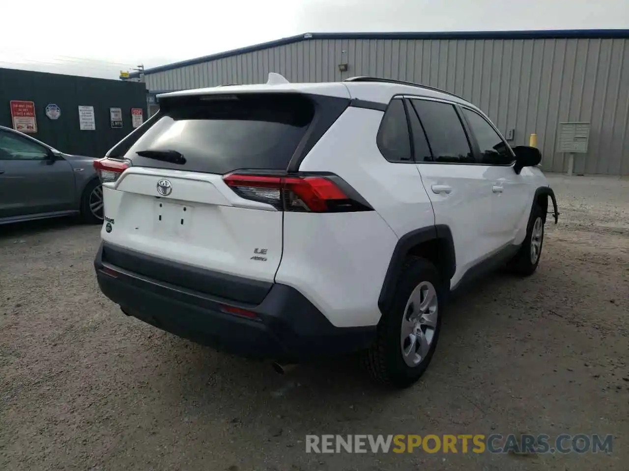 4 Photograph of a damaged car 2T3F1RFV0KW044139 TOYOTA RAV4 2019